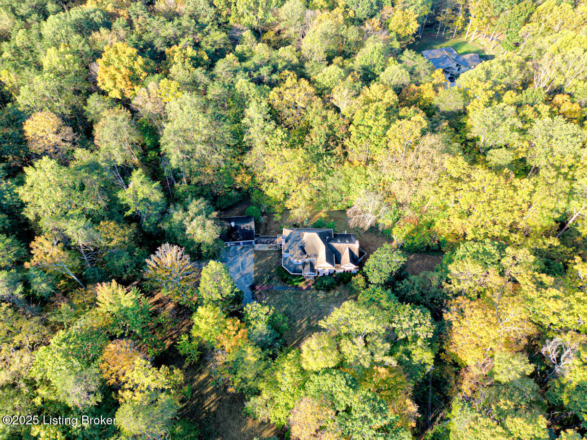 9020 Woodlily Trail