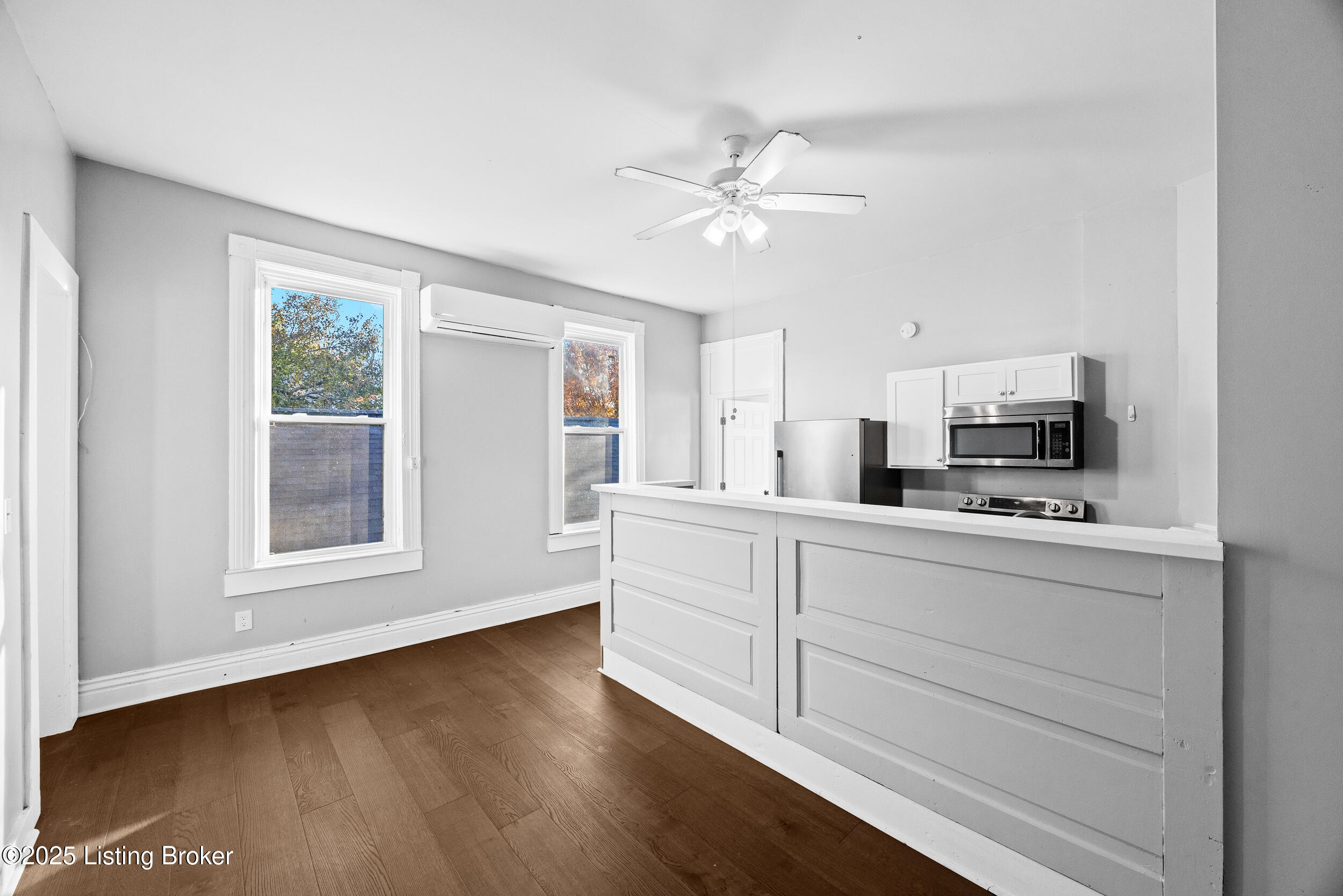 1427 Debarr St