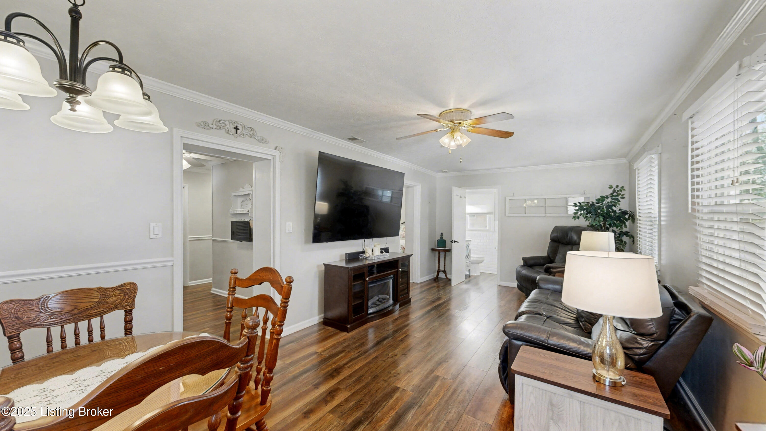 246 Derby Ave
