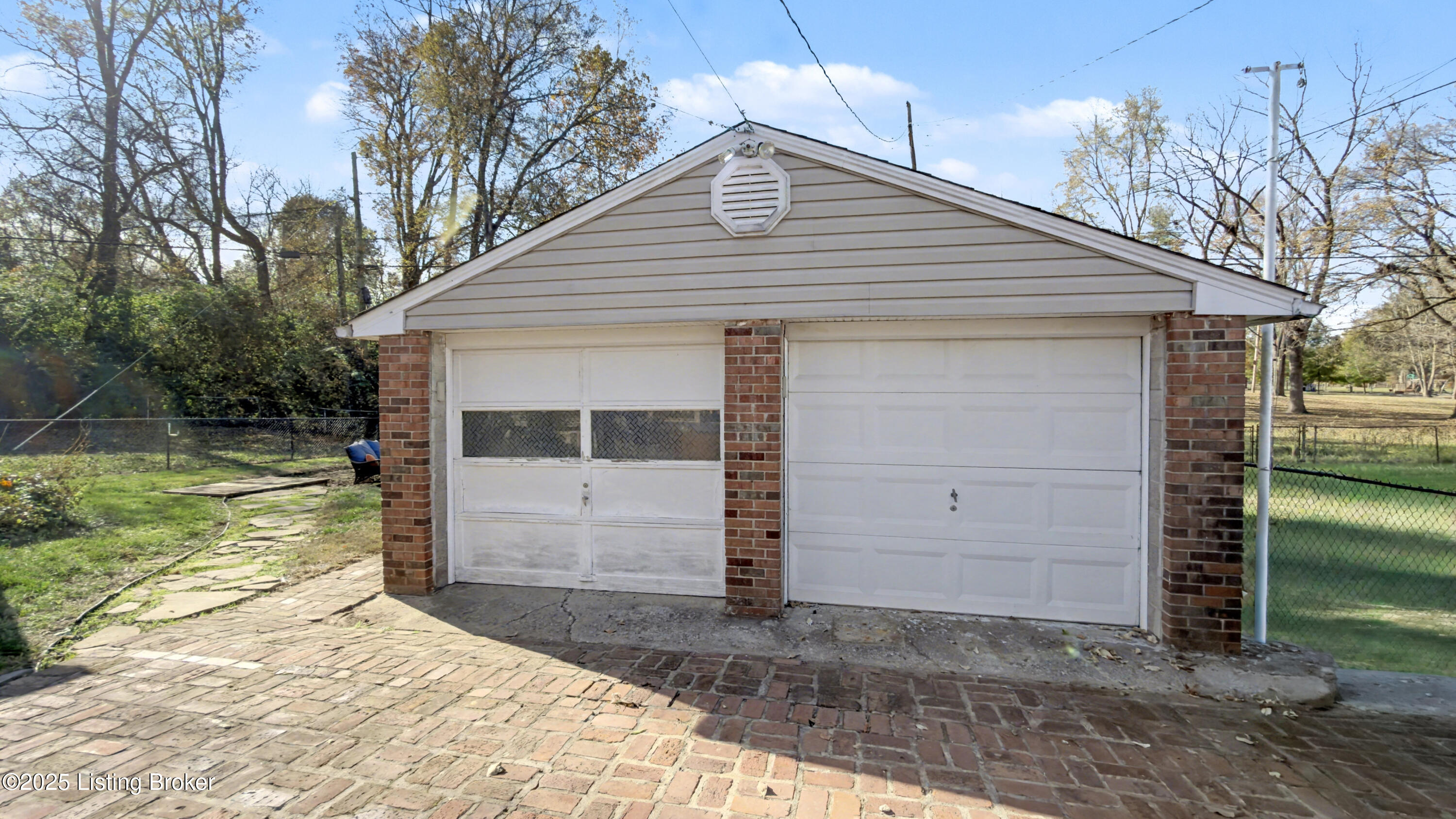 246 Derby Ave