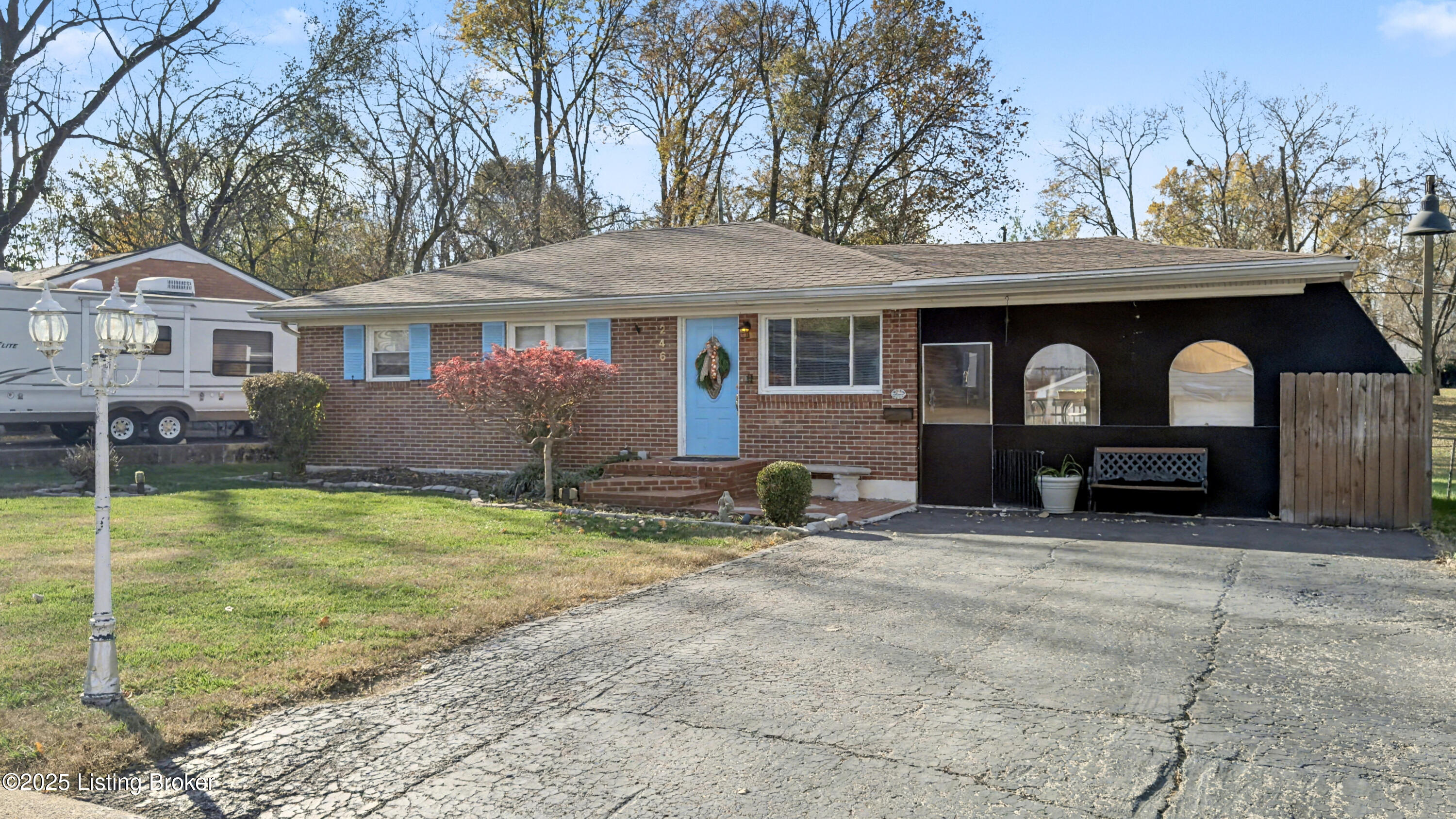 246 Derby Ave
