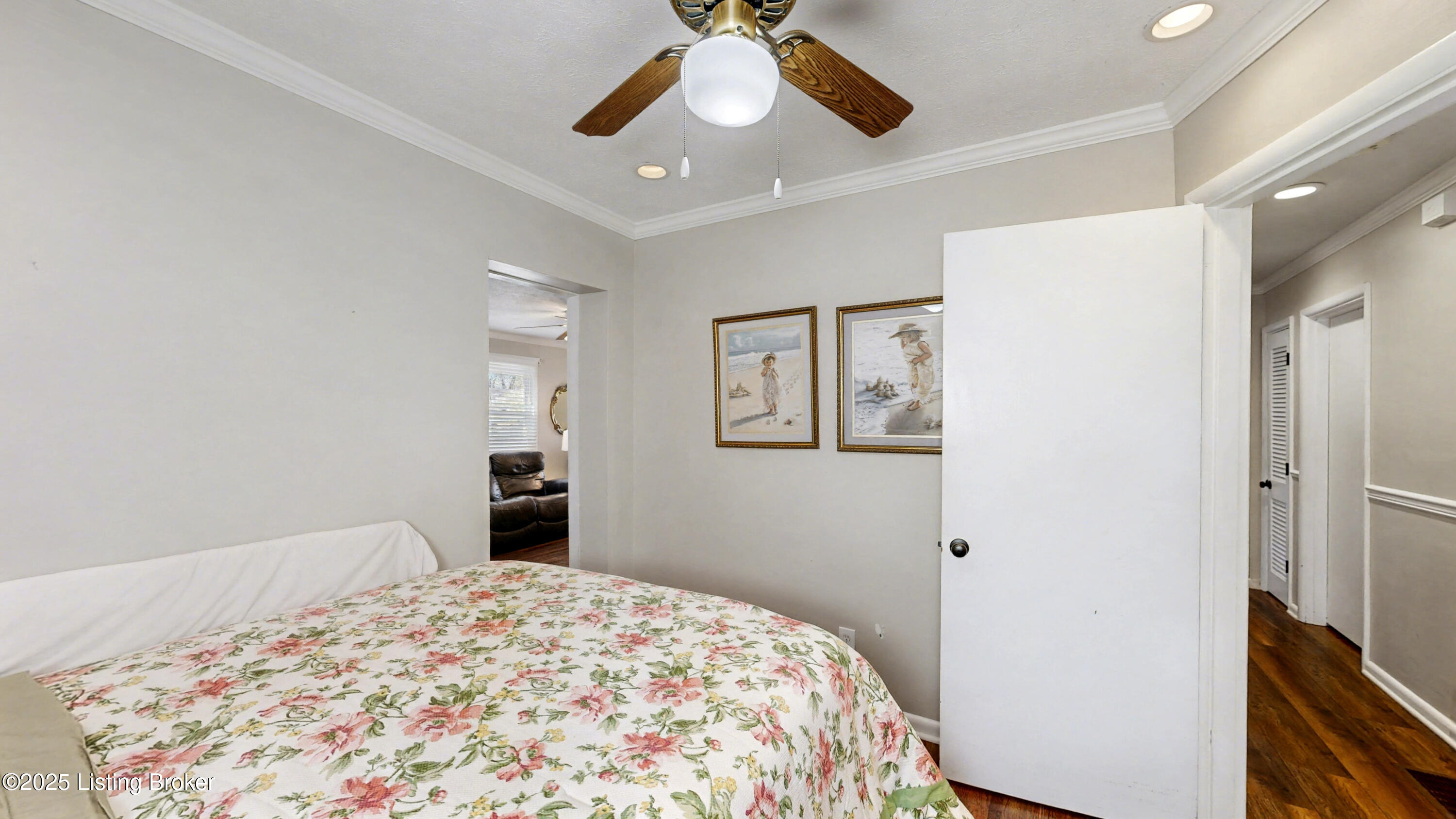246 Derby Ave