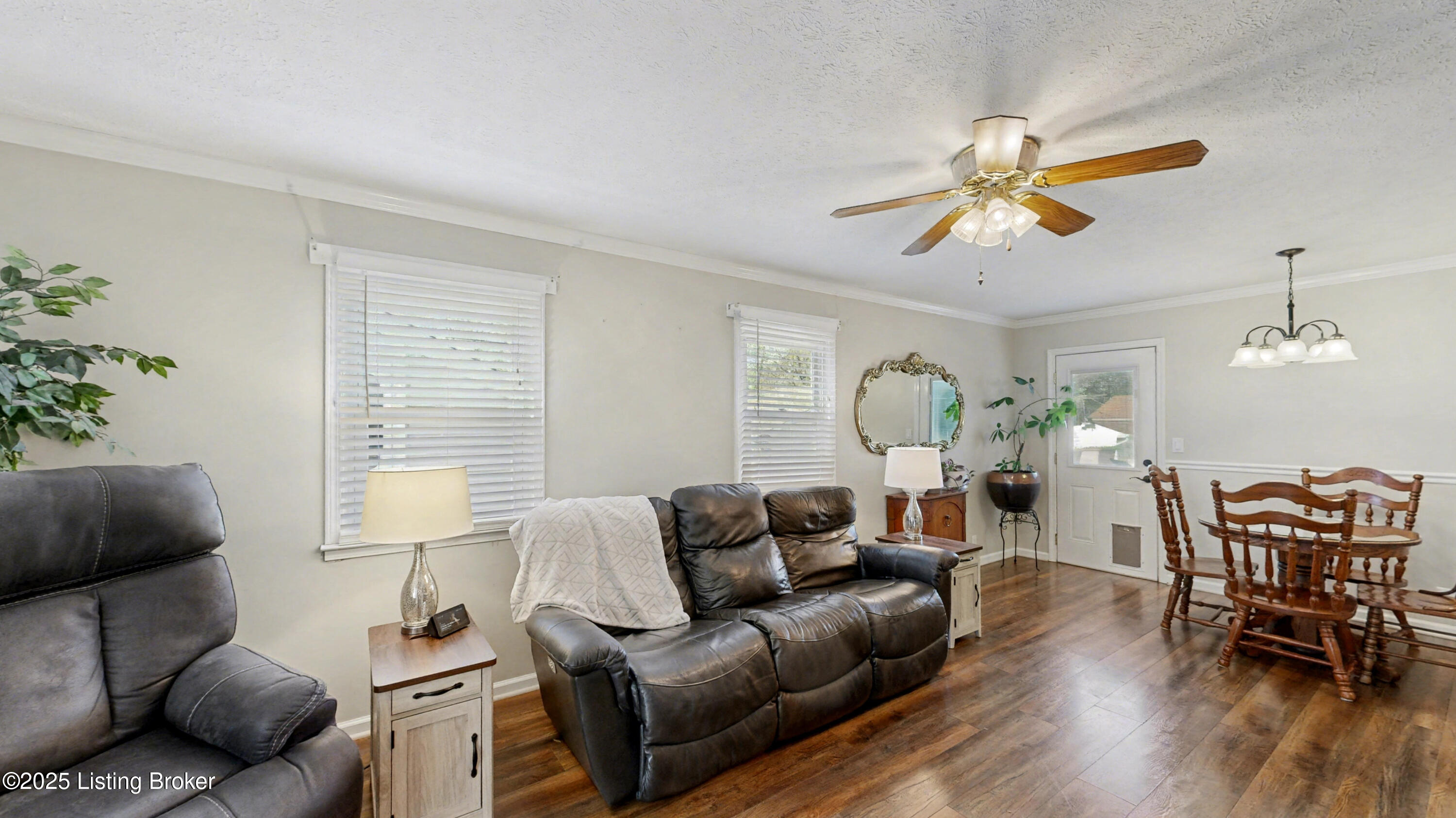 246 Derby Ave