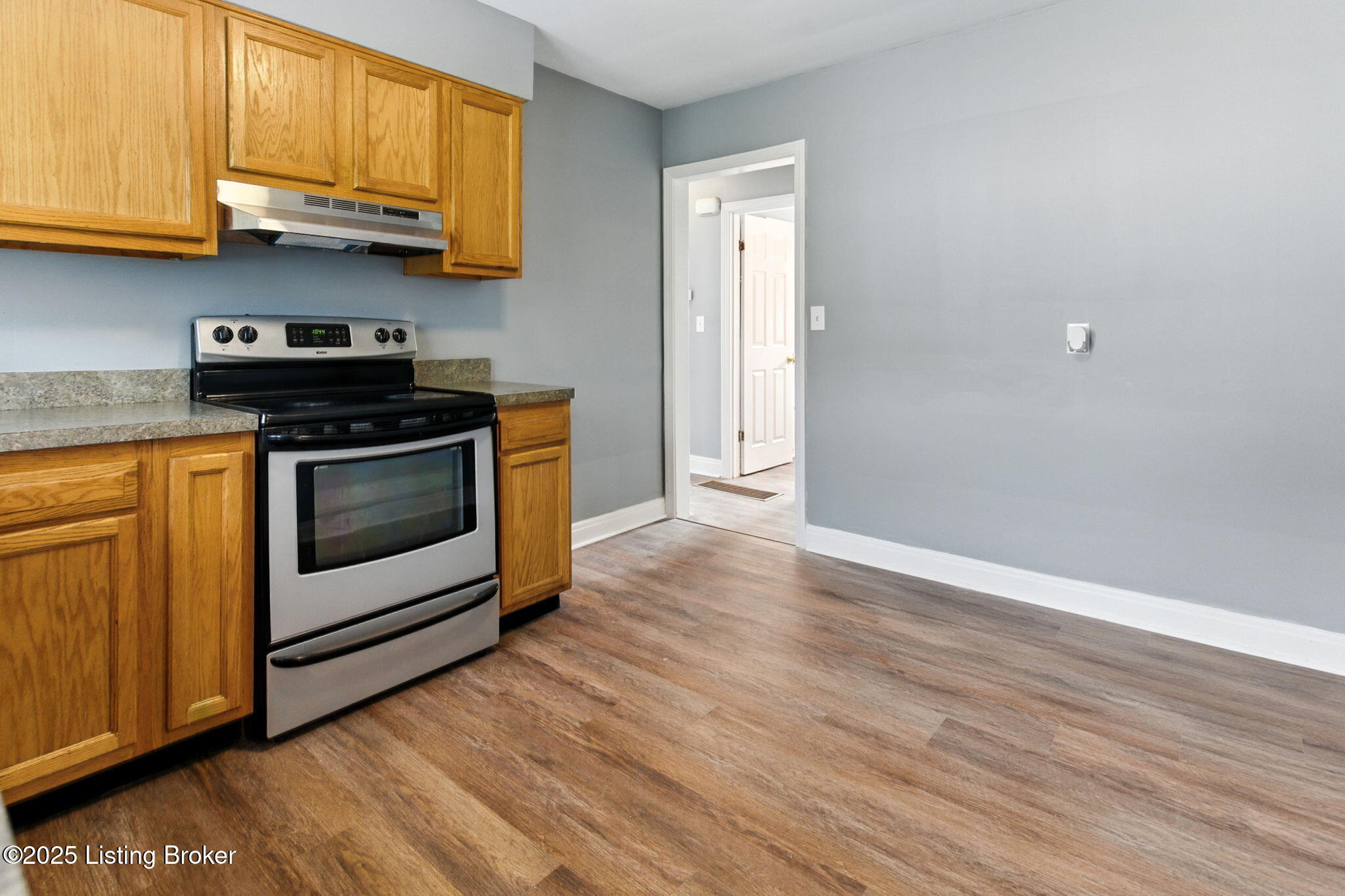 1642 Sale Ave