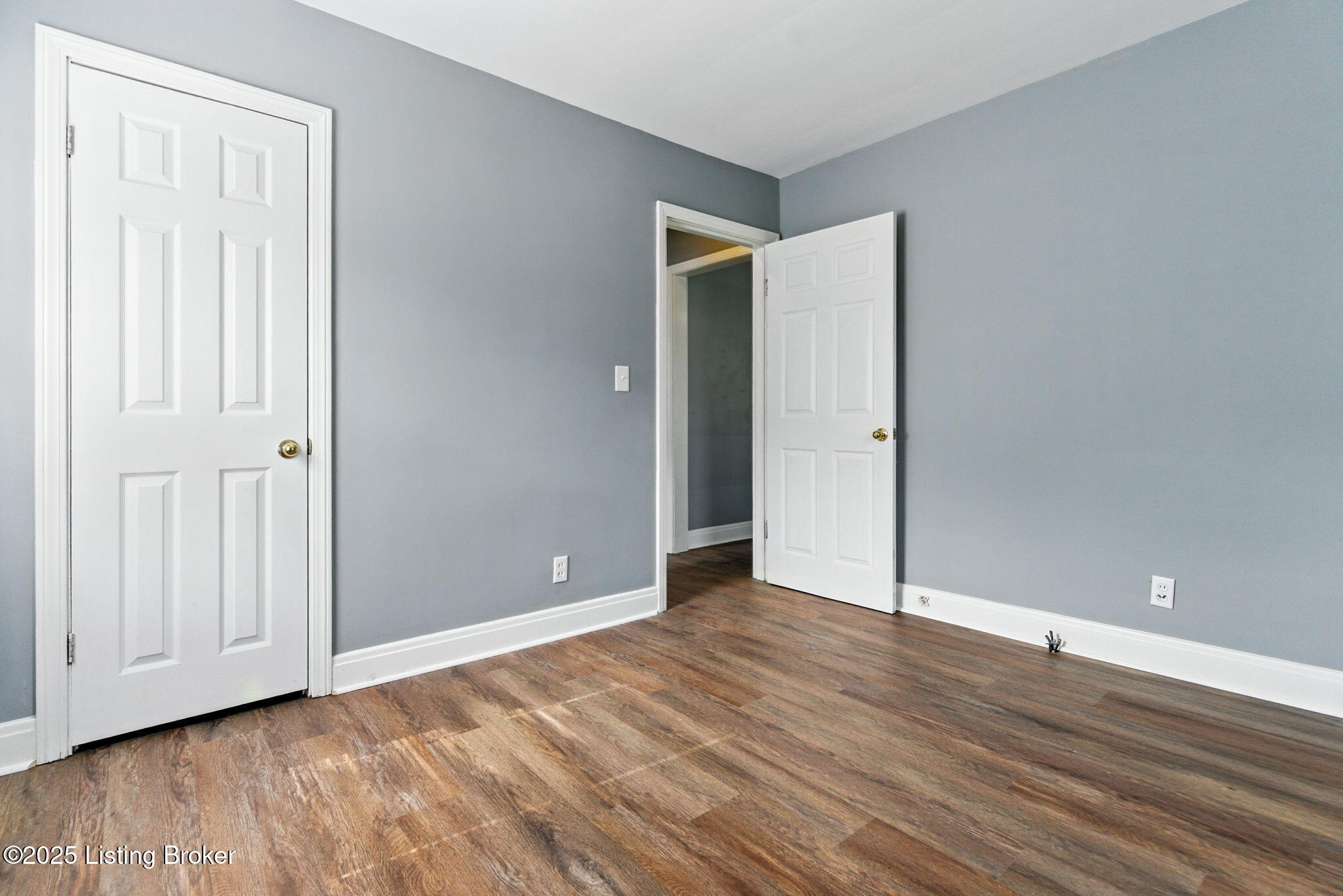 1642 Sale Ave
