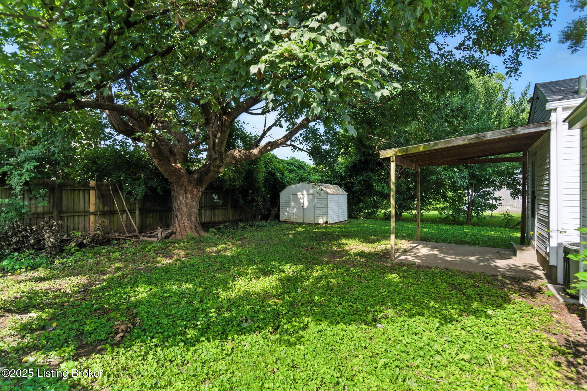 1642 Sale Ave