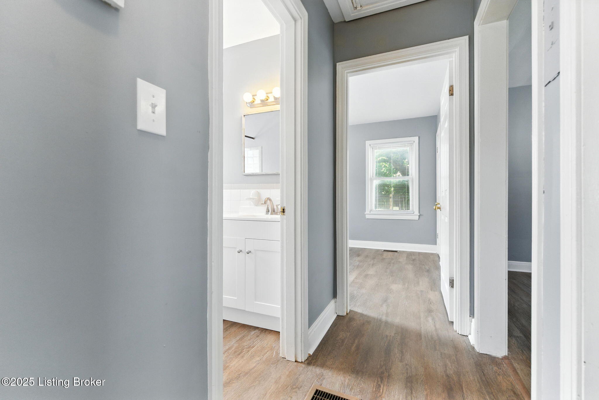 1642 Sale Ave