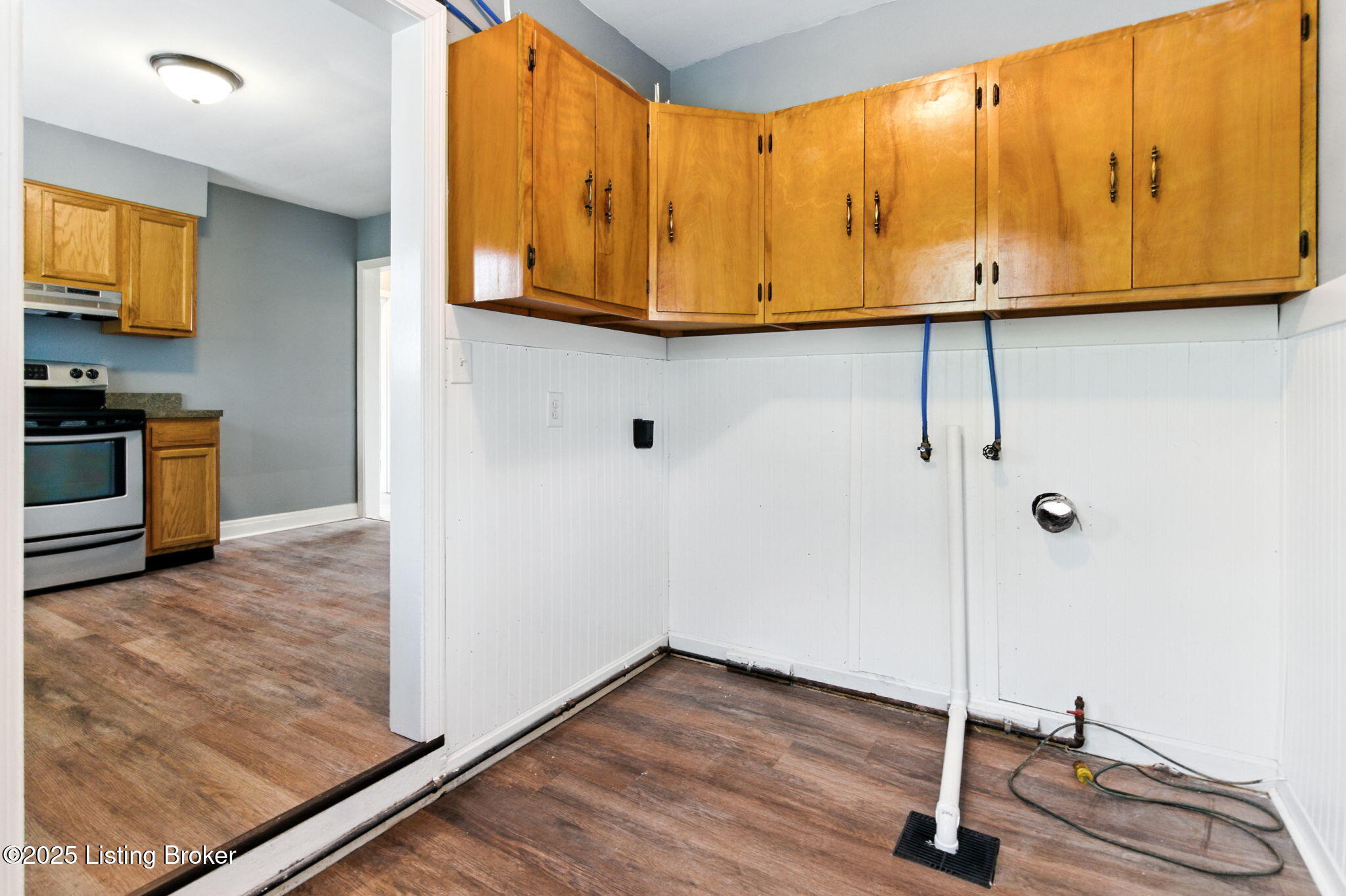 1642 Sale Ave