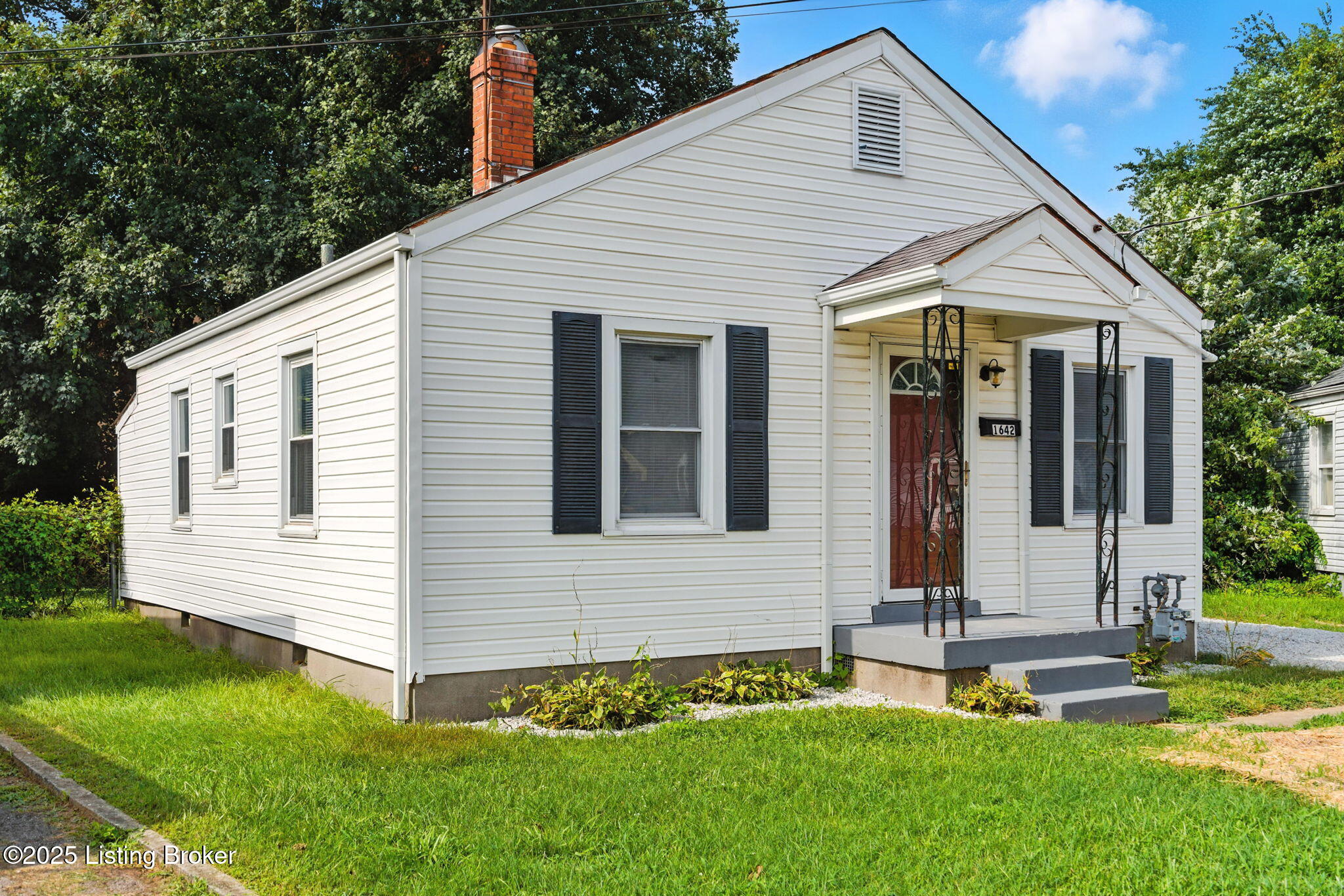 1642 Sale Ave
