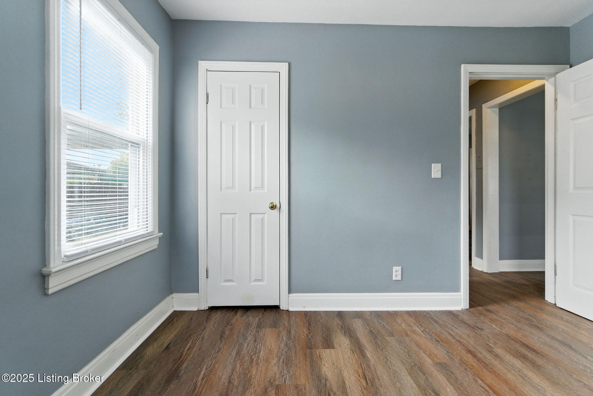 1642 Sale Ave