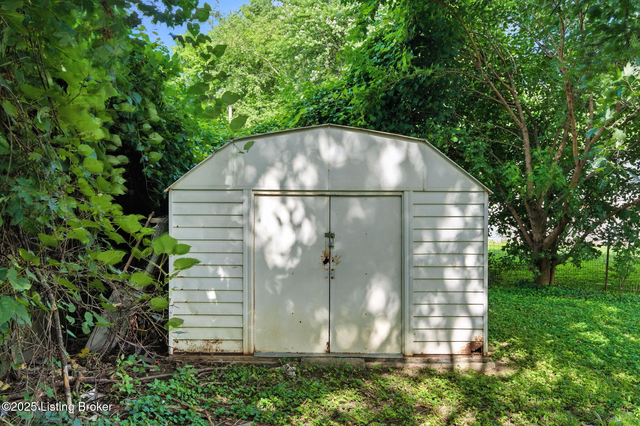1642 Sale Ave