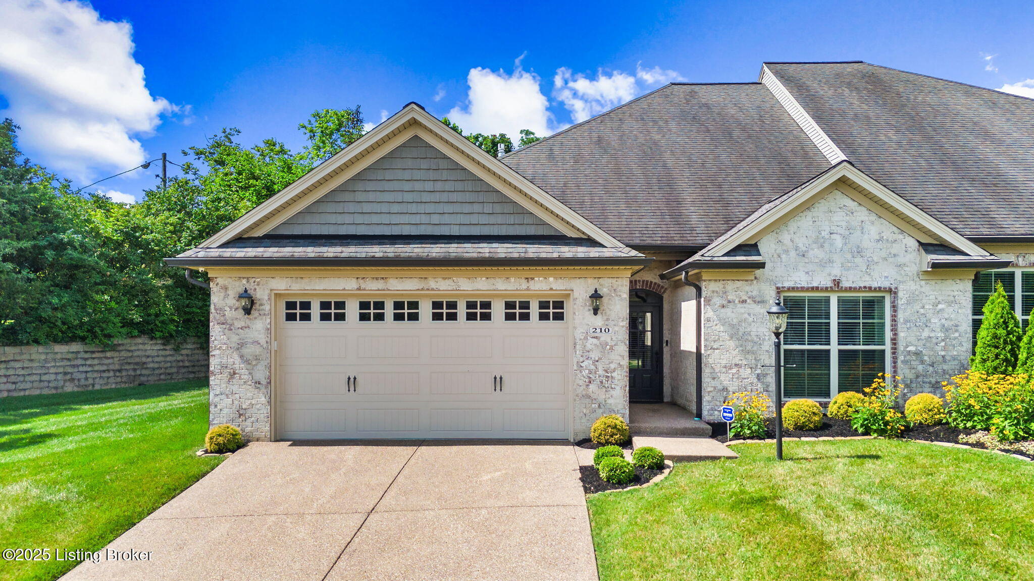 210 Maple Valley Rd
