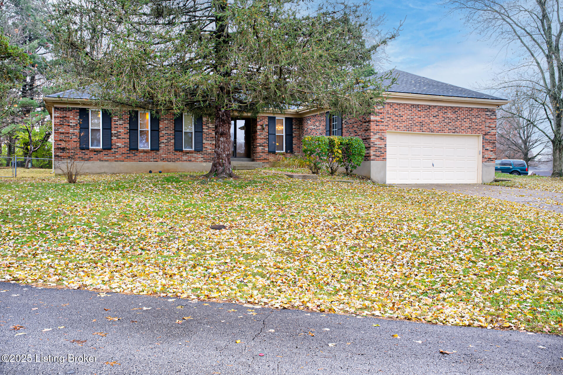 7400 Stone Bluff Ct