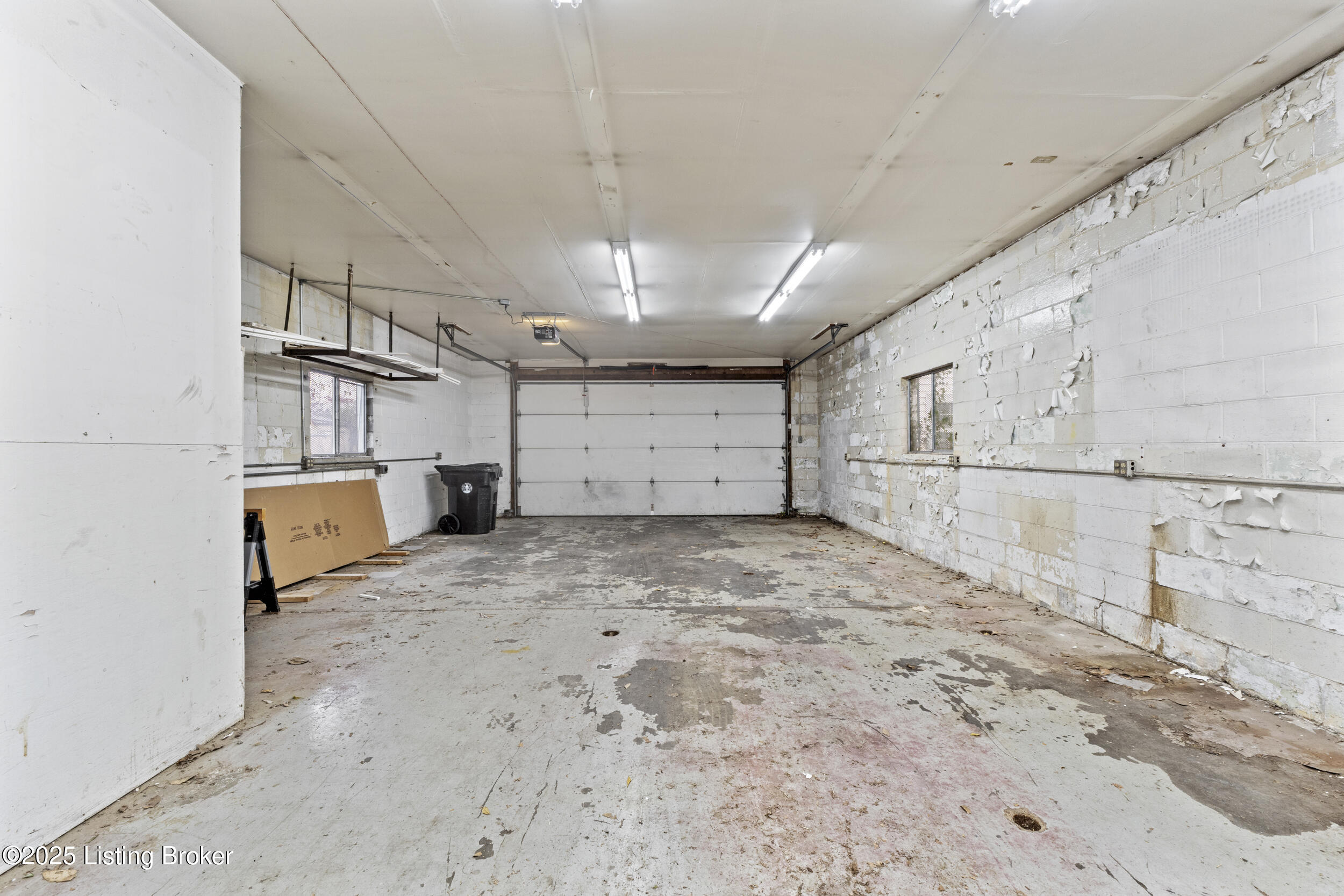 1112 E Burnett Ave