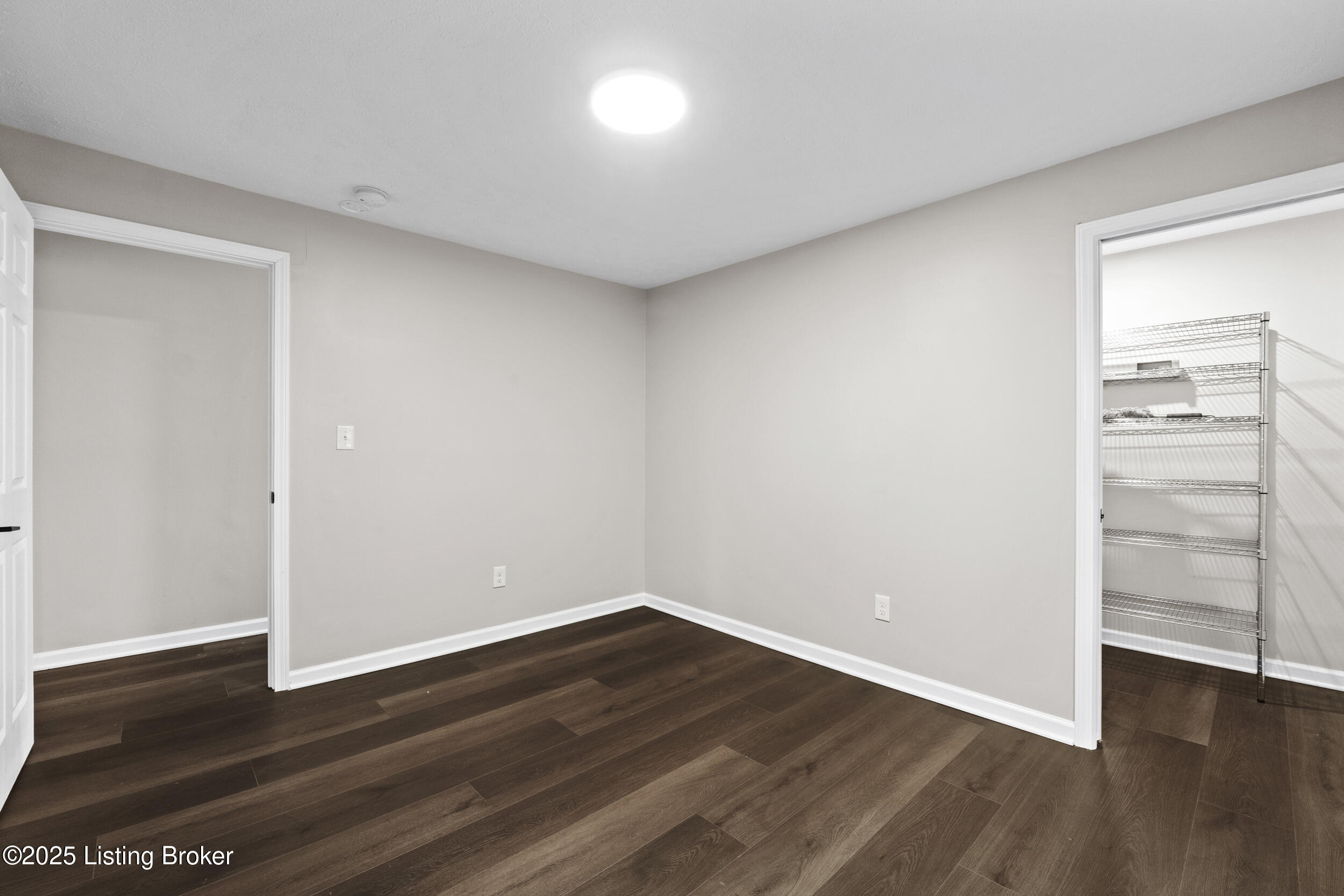 1112 E Burnett Ave