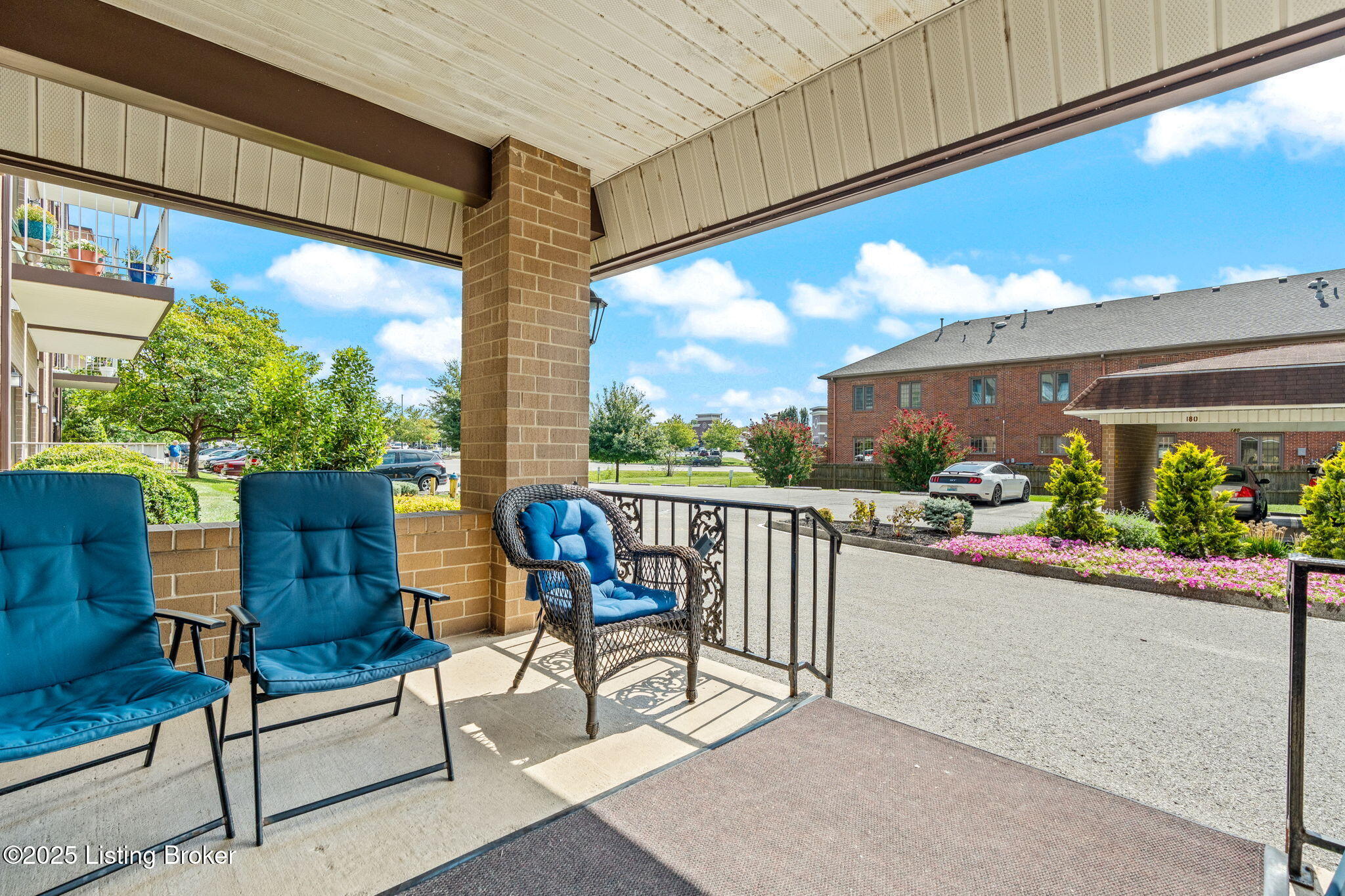 3030 Breckenridge Ln # 516-2