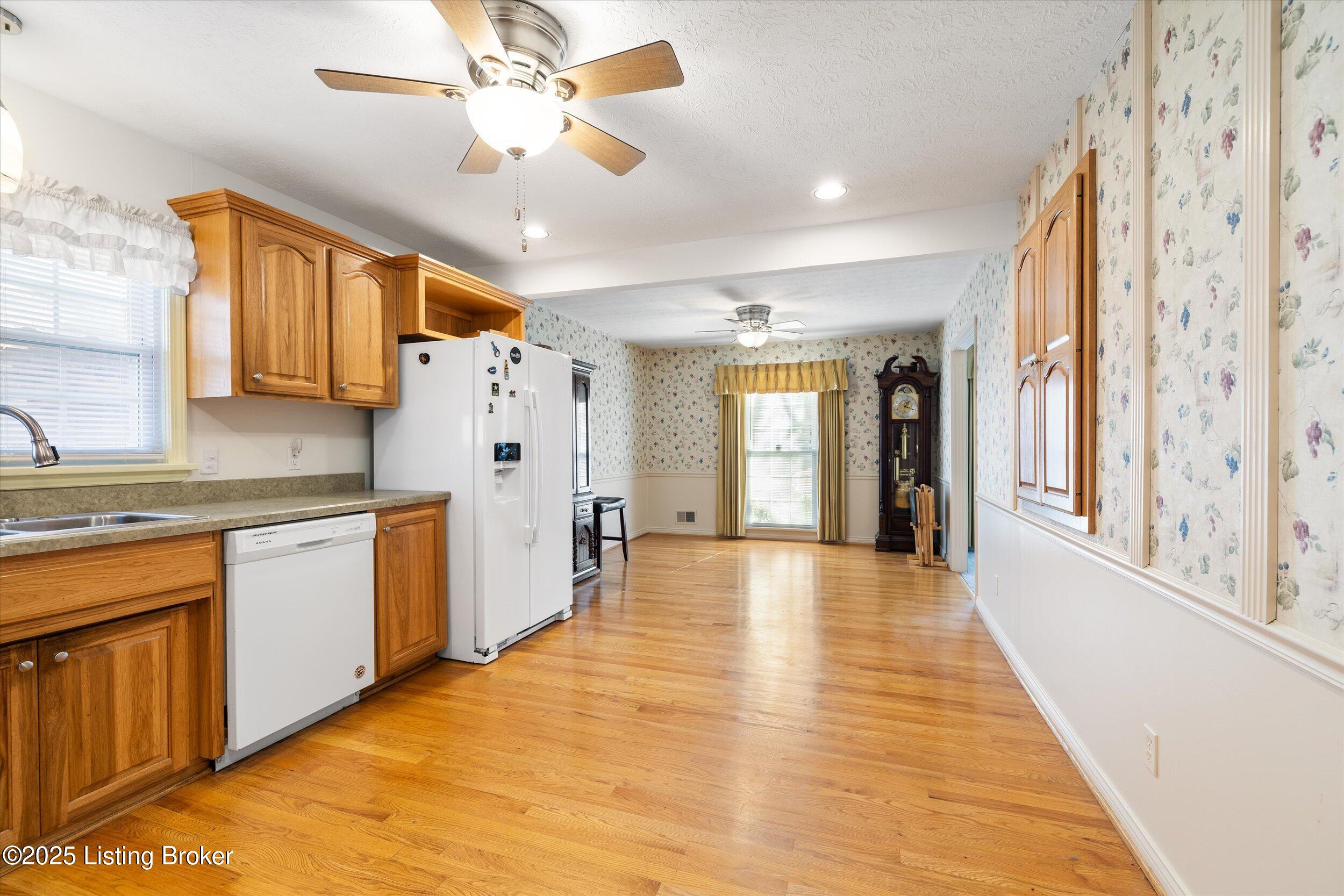 7007 Peppermill Ln
