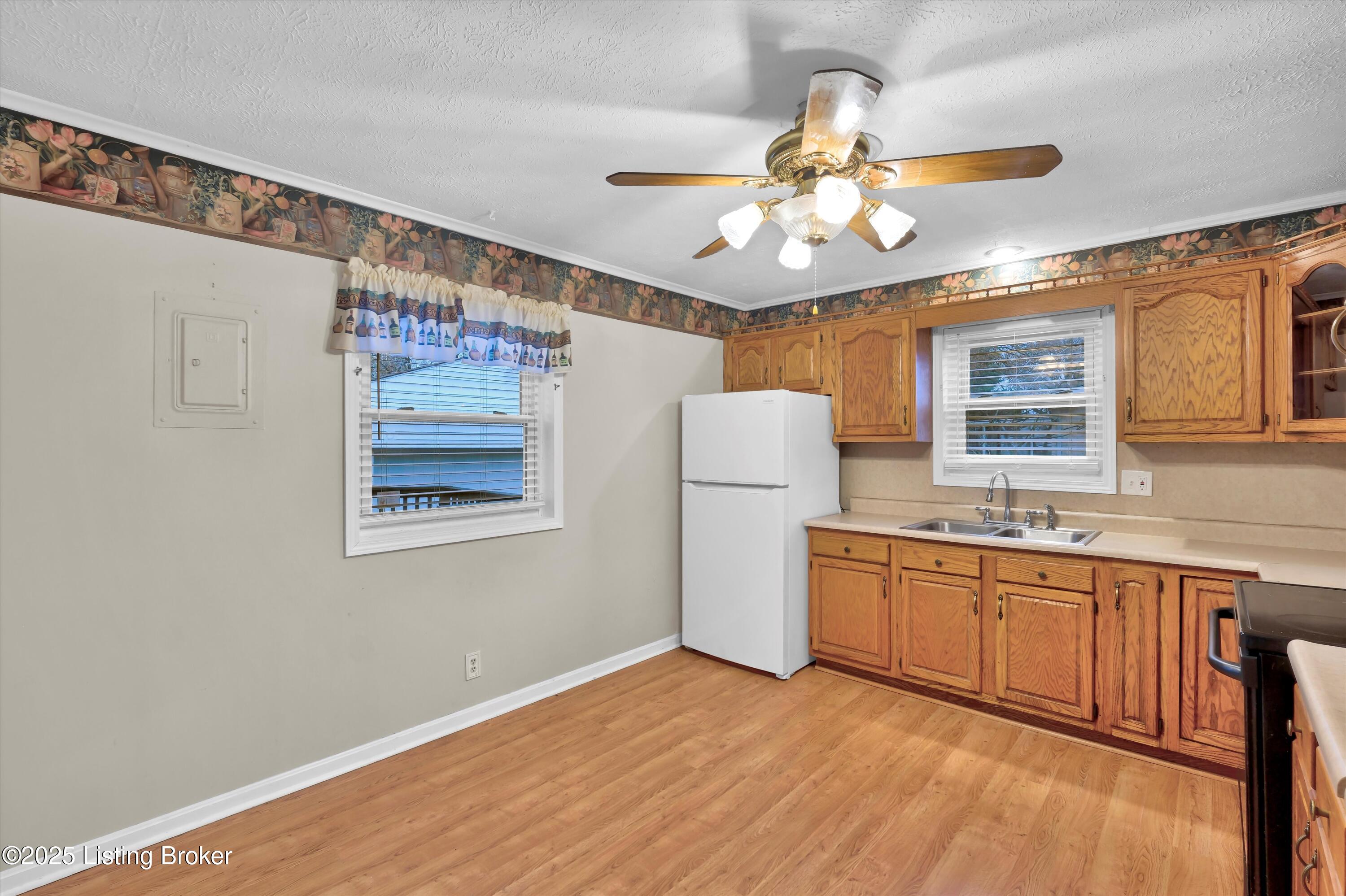 7509 Sherrard Dr