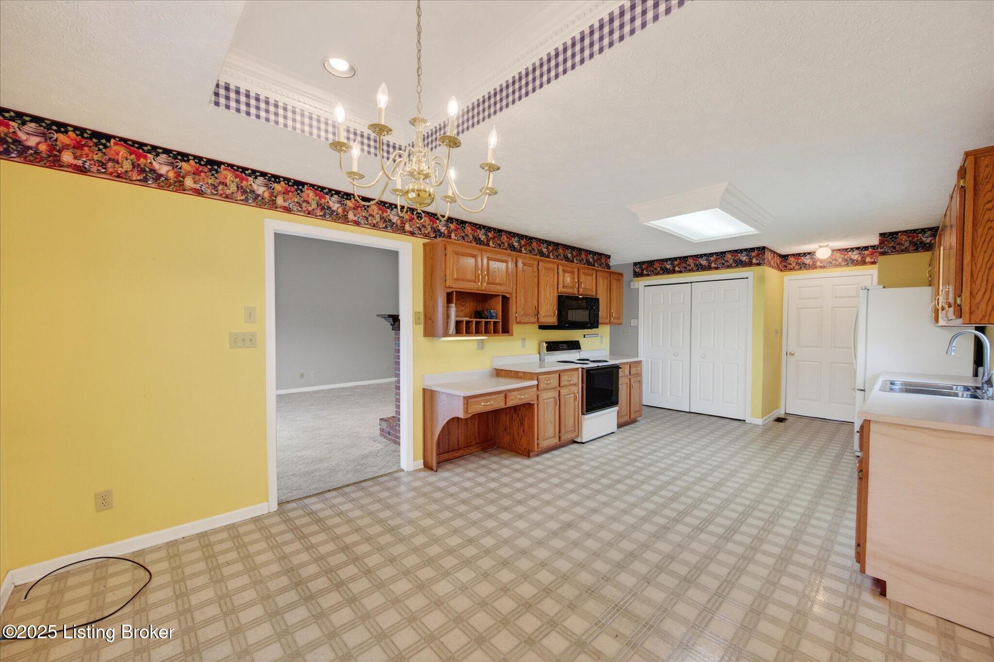 213 Winding Way