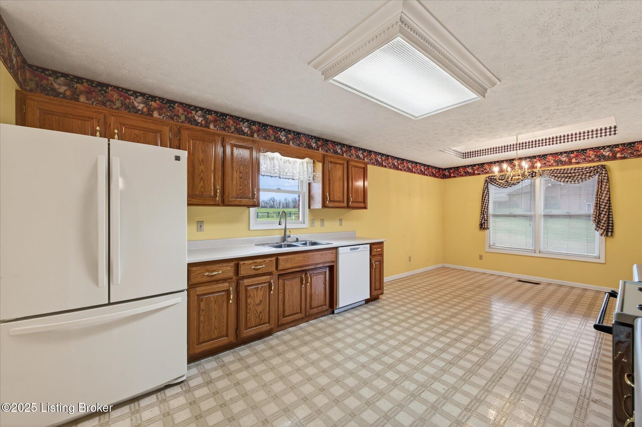 213 Winding Way
