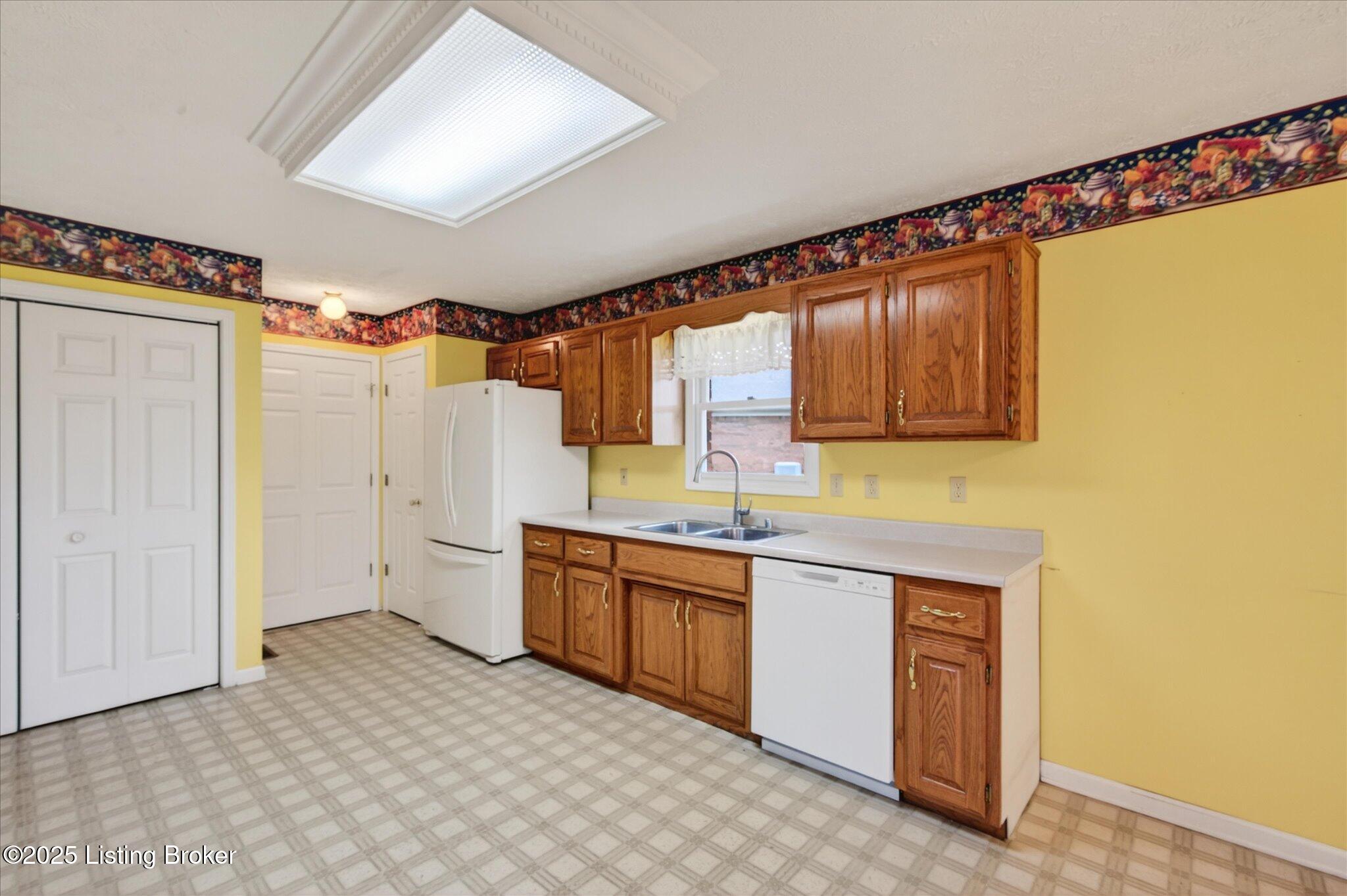 213 Winding Way