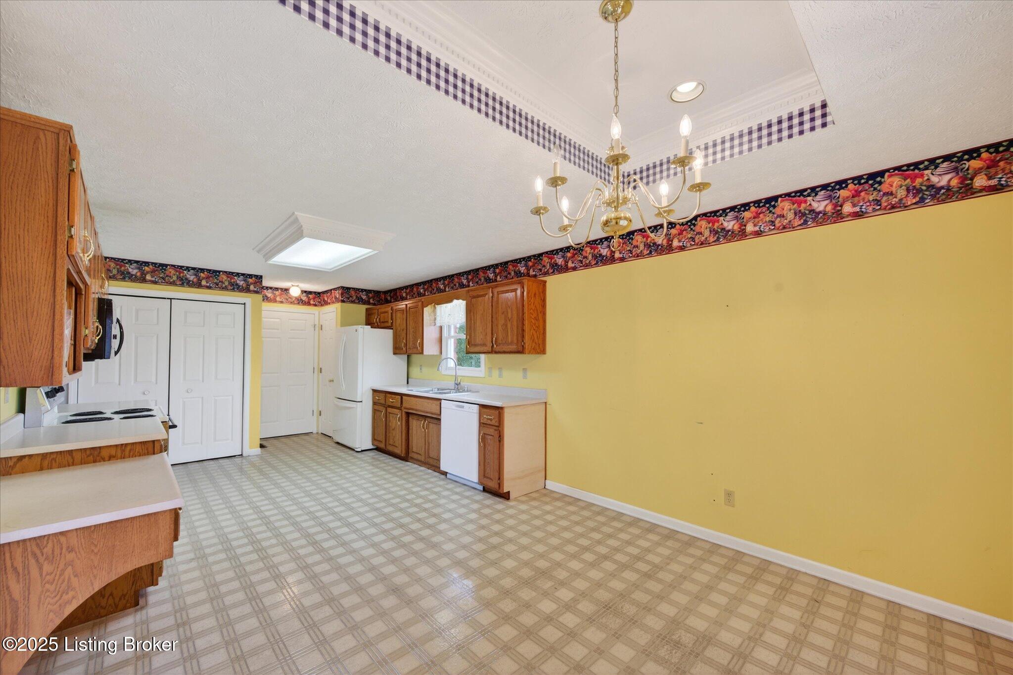 213 Winding Way
