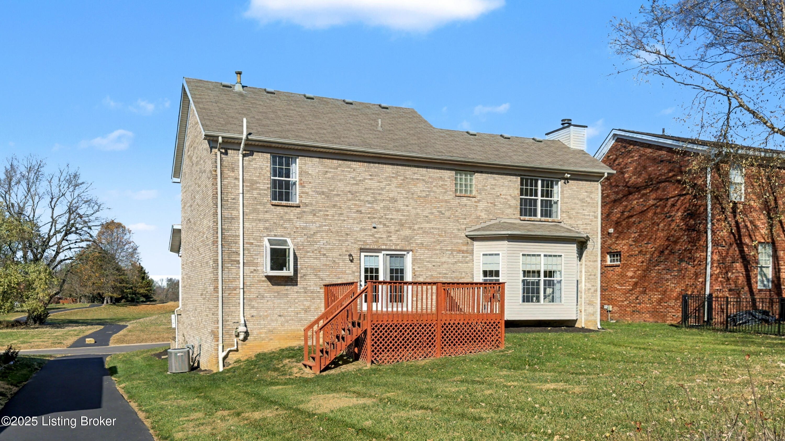 10906 Lake Vista Ct