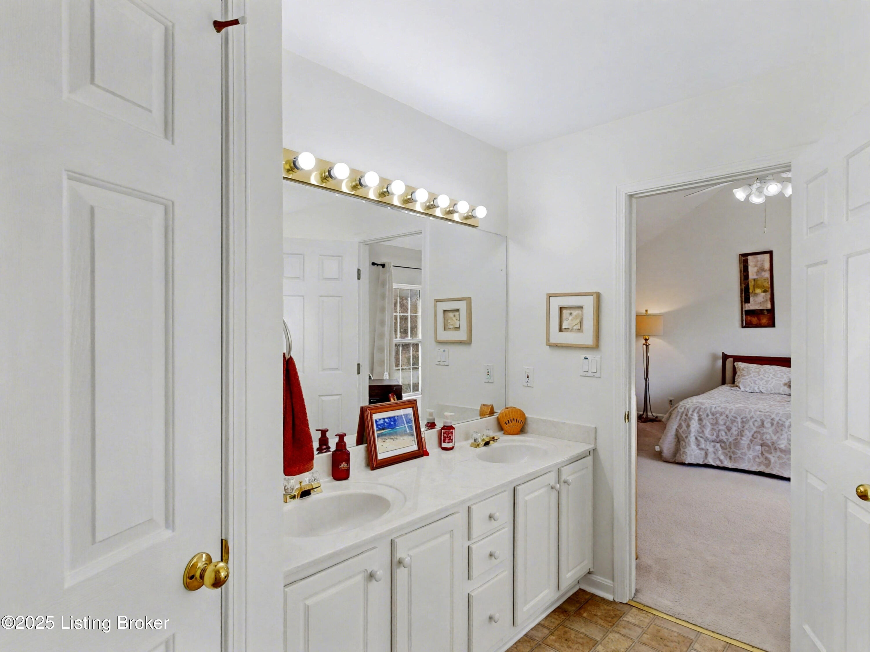 10906 Lake Vista Ct