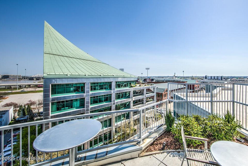 324 E Main St 229