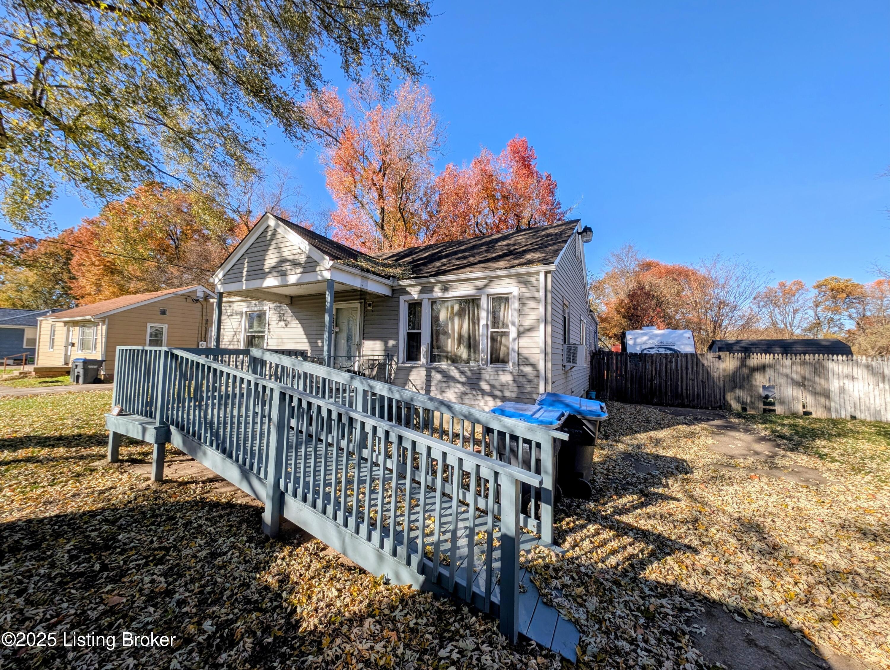 2413 Donna Rd