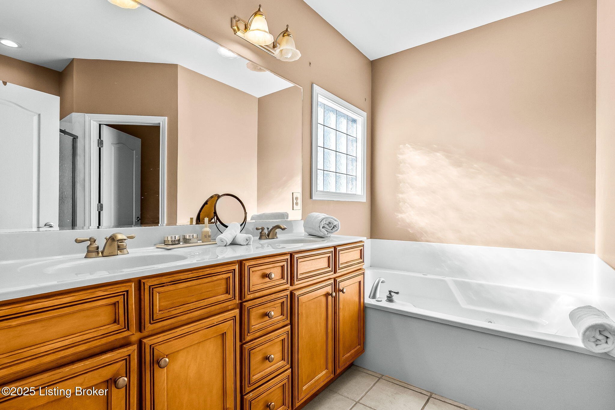 5101 Clare Cove