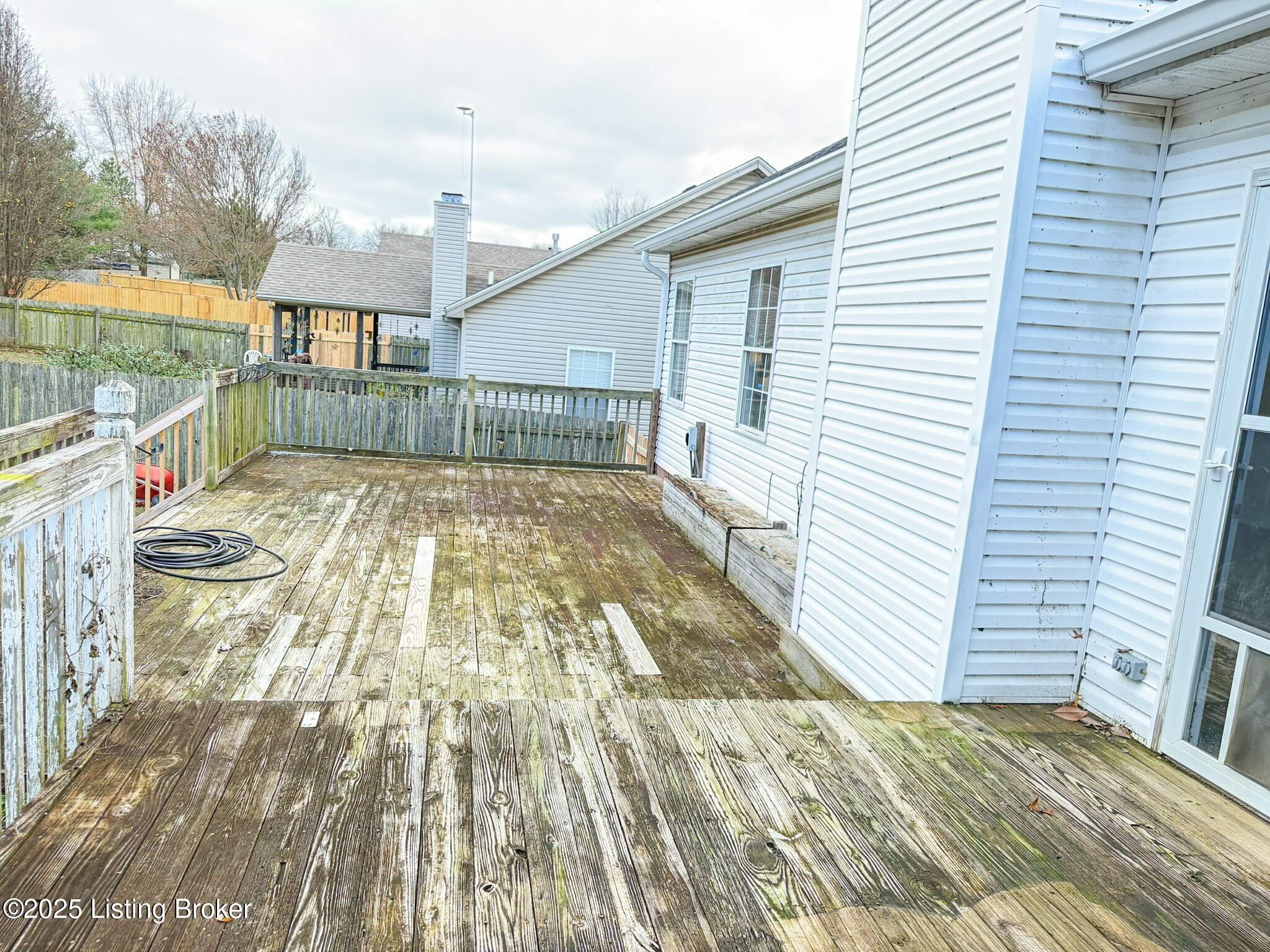 200 Woodfield Cir