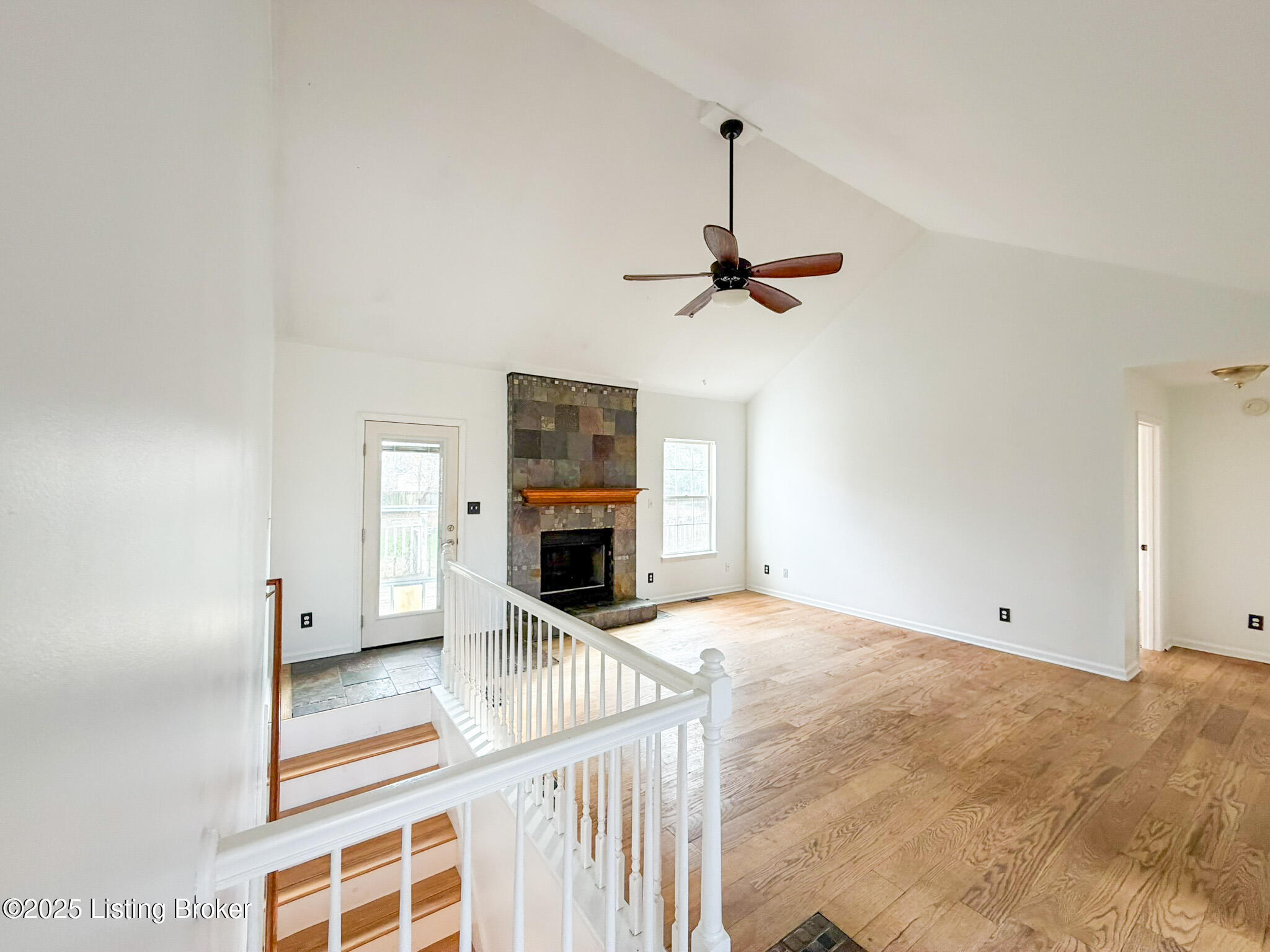 200 Woodfield Cir
