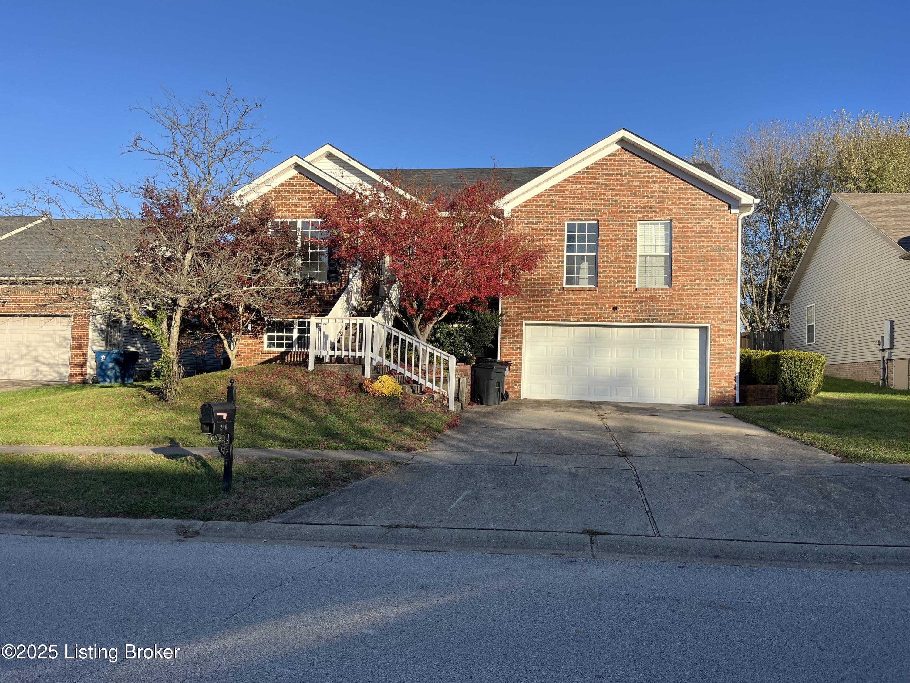 200 Woodfield Cir