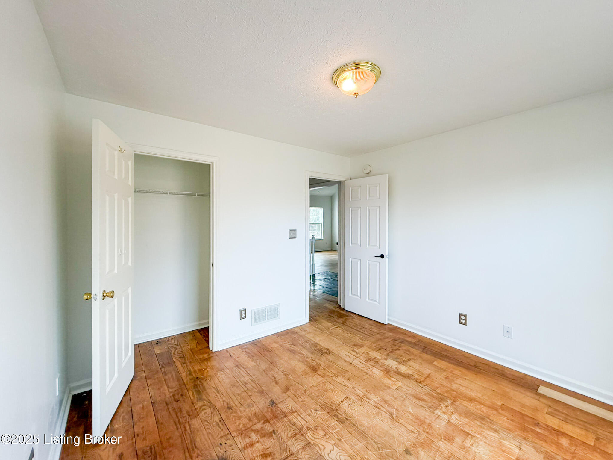 200 Woodfield Cir