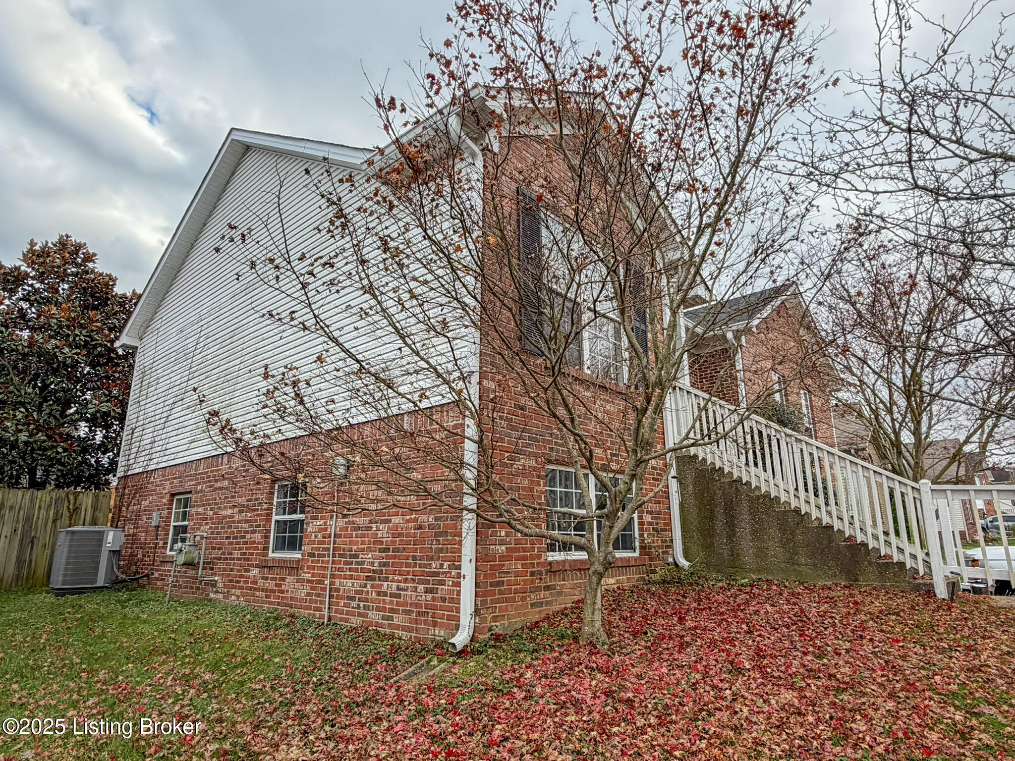 200 Woodfield Cir