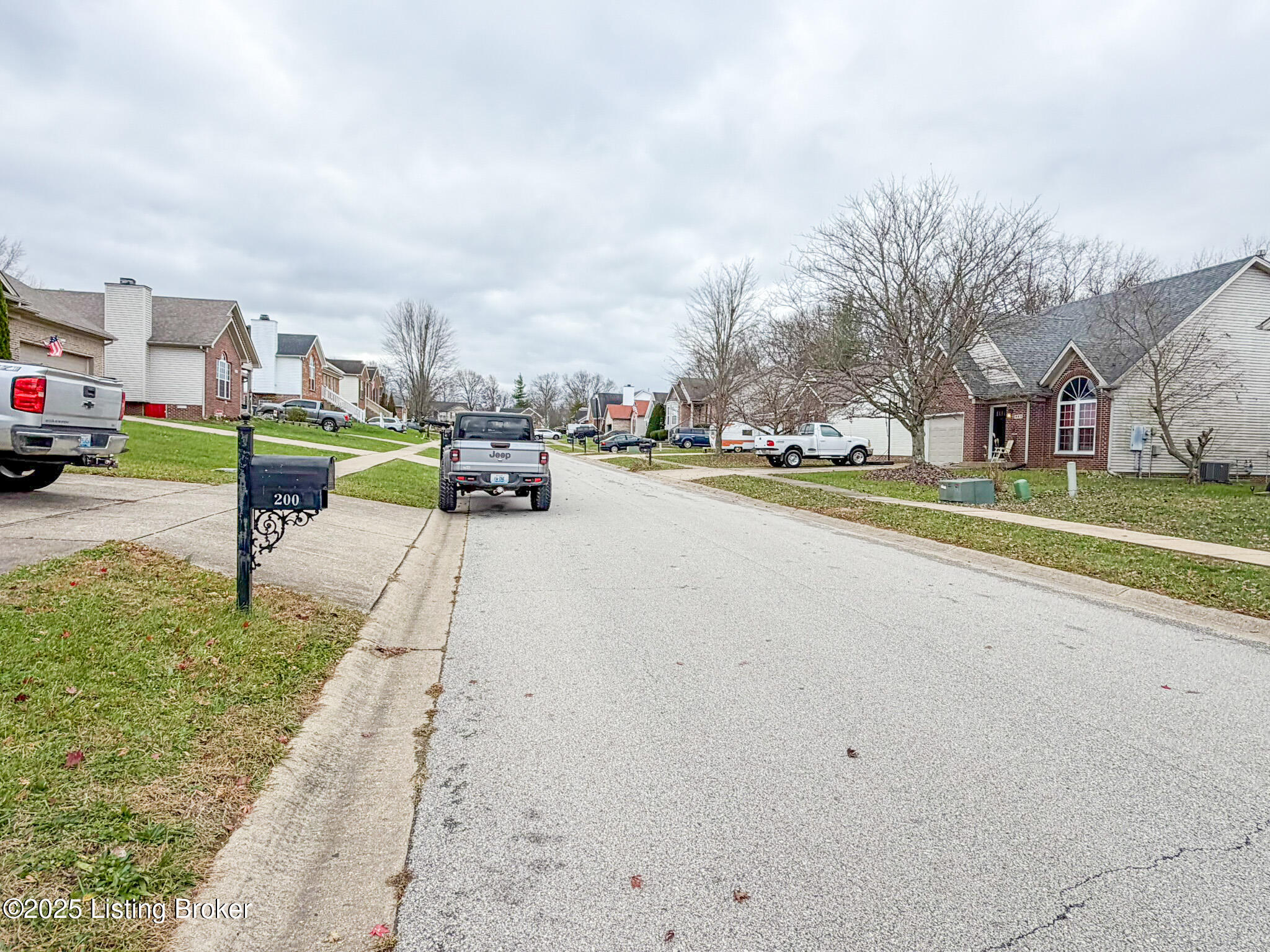200 Woodfield Cir