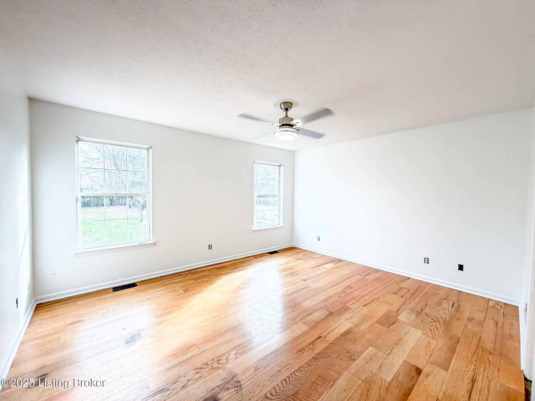 200 Woodfield Cir