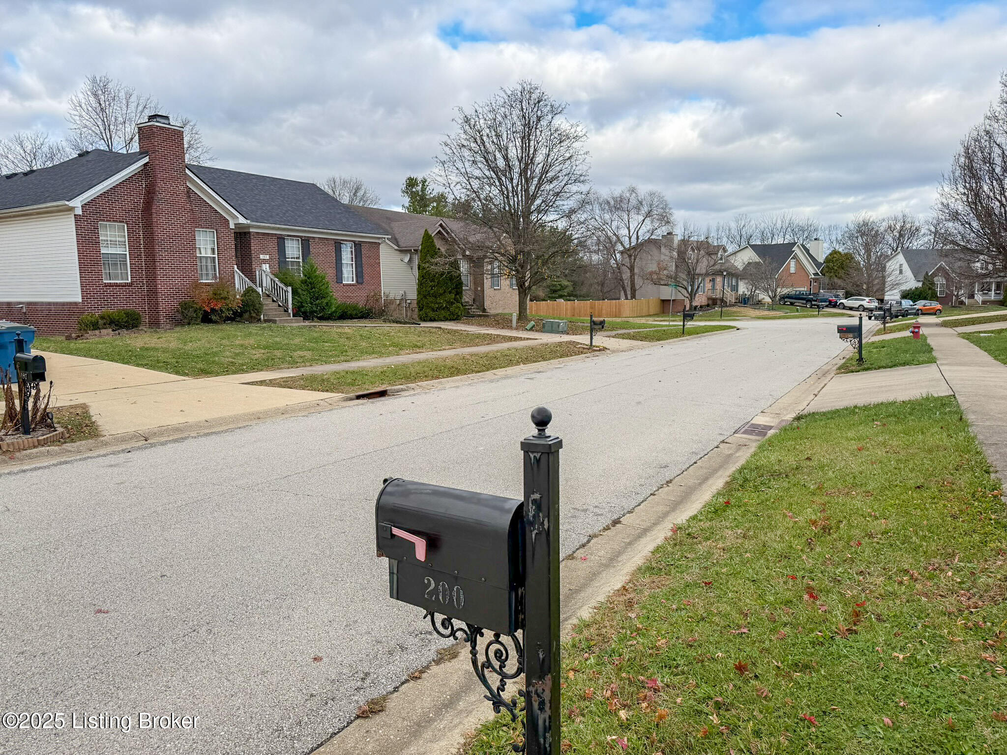 200 Woodfield Cir