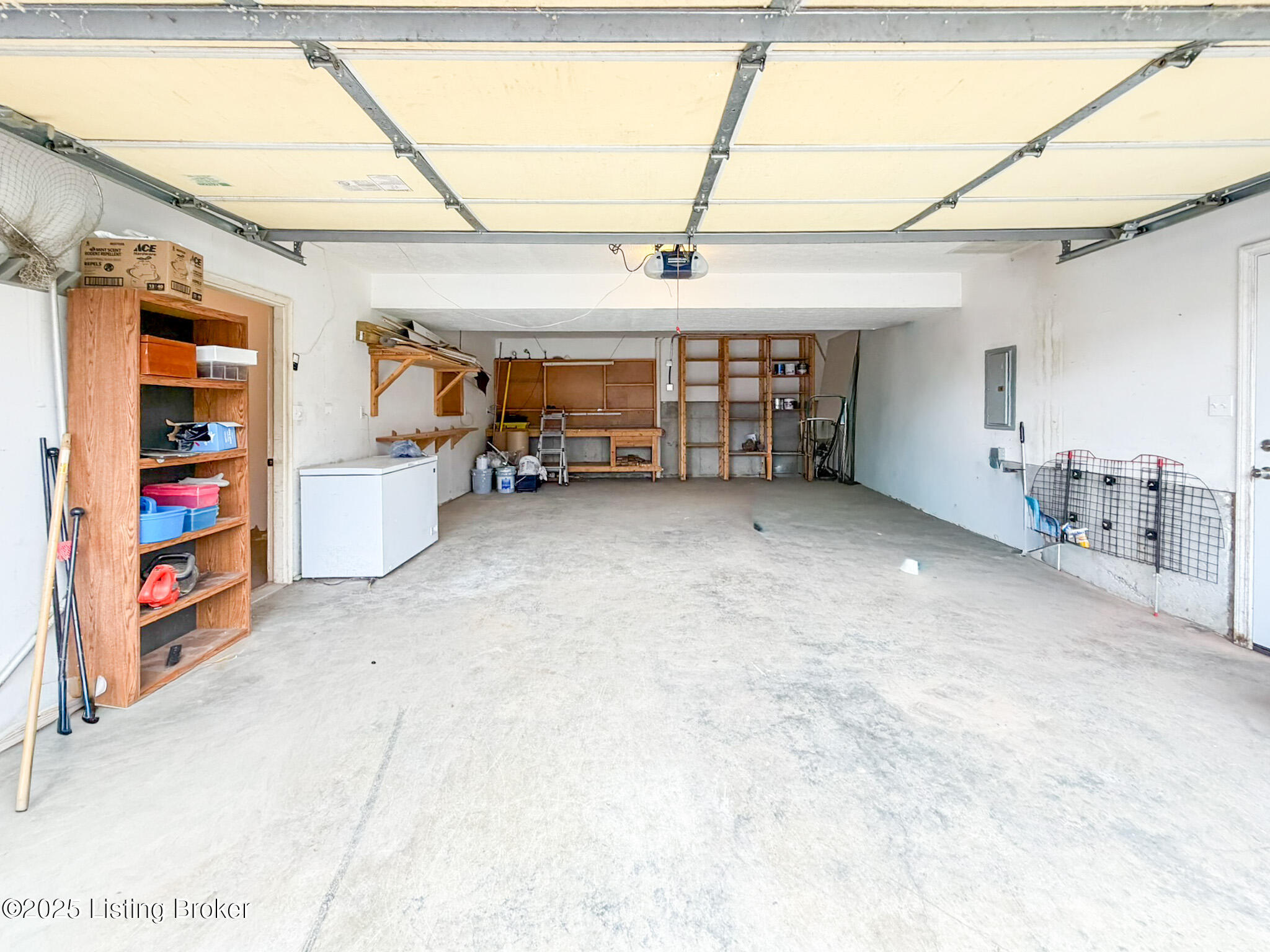 200 Woodfield Cir
