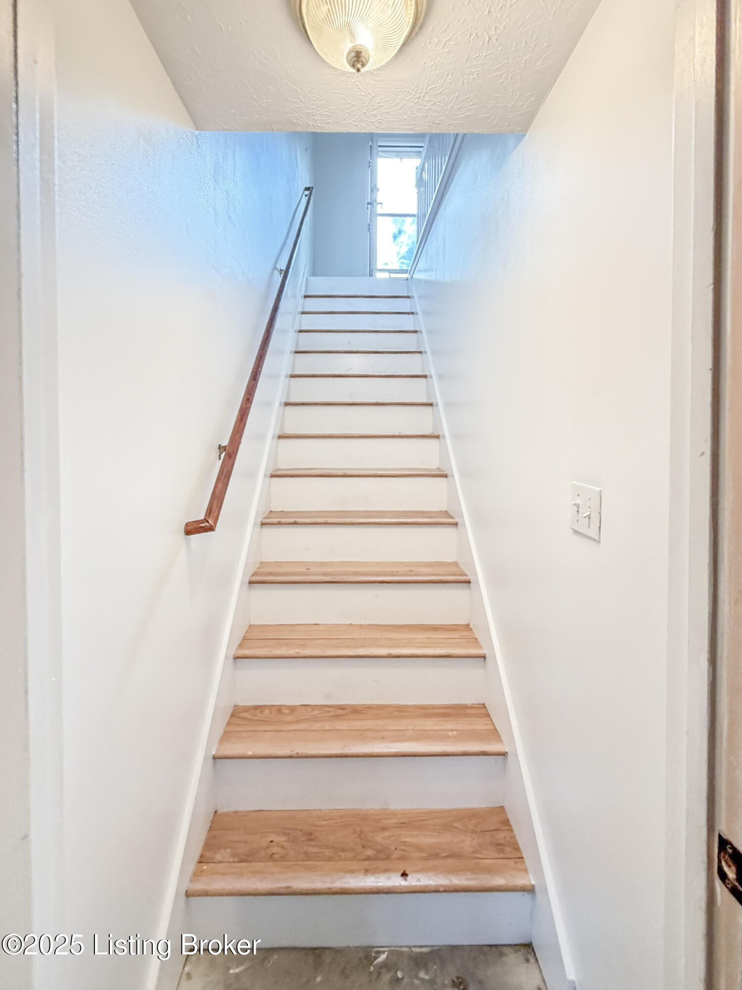 200 Woodfield Cir