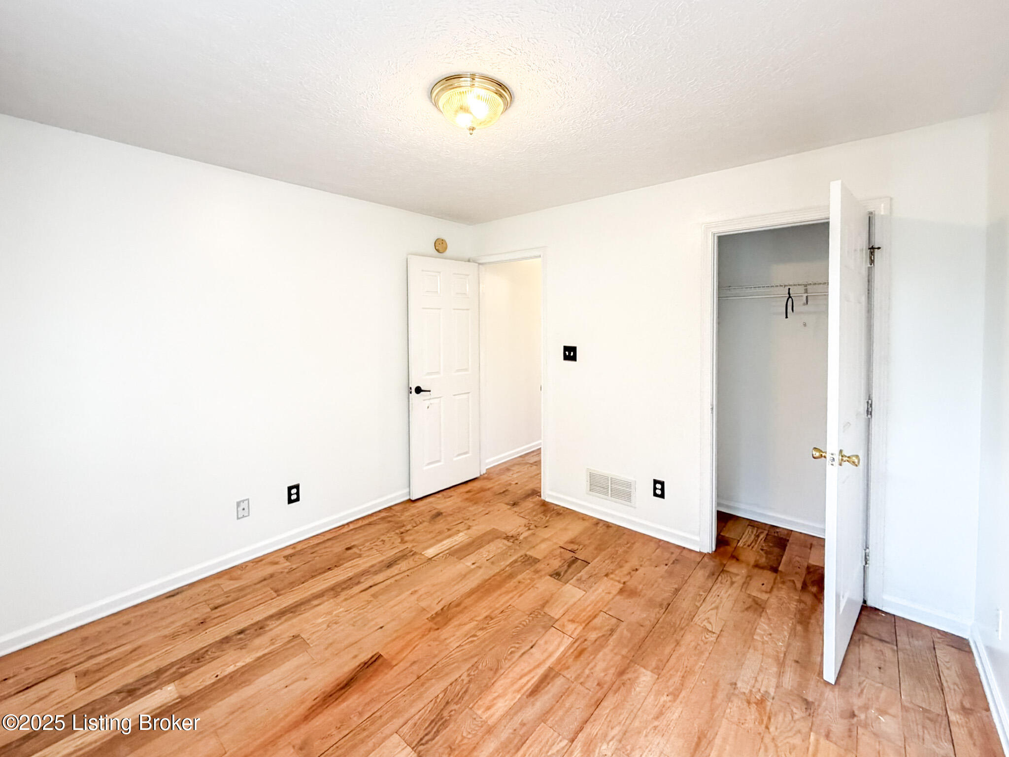 200 Woodfield Cir