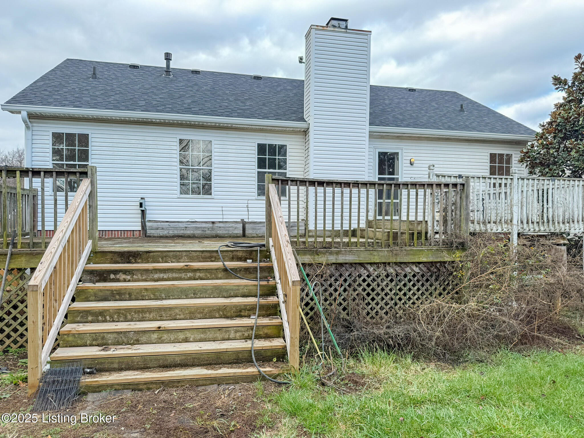 200 Woodfield Cir