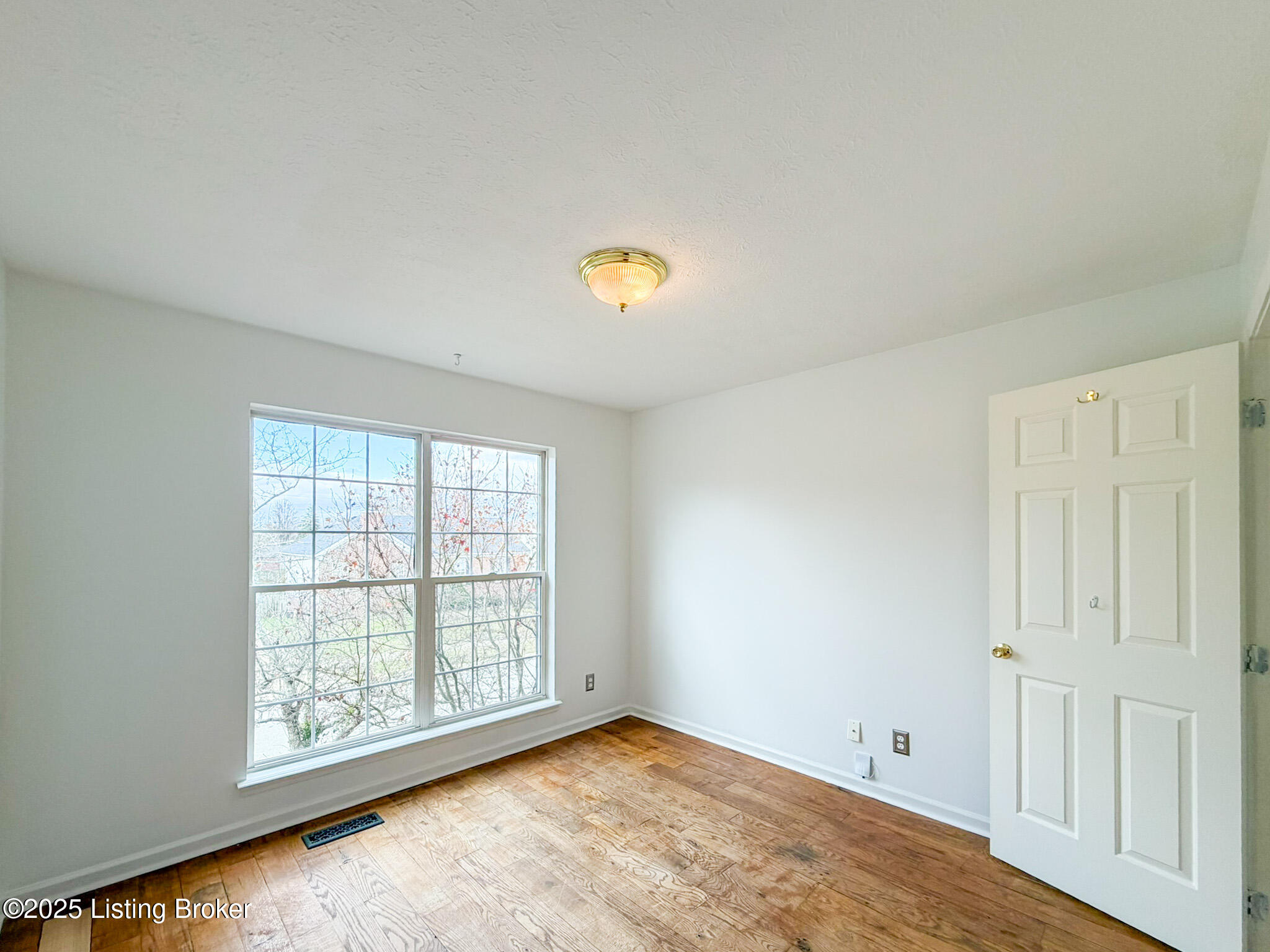 200 Woodfield Cir
