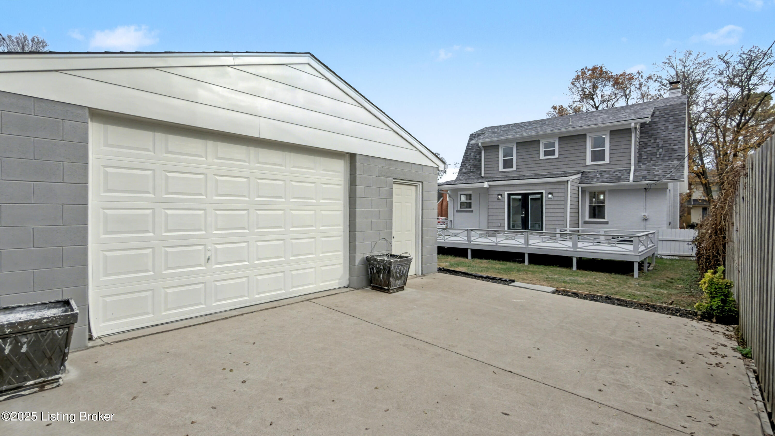 2221 Lowell Ave