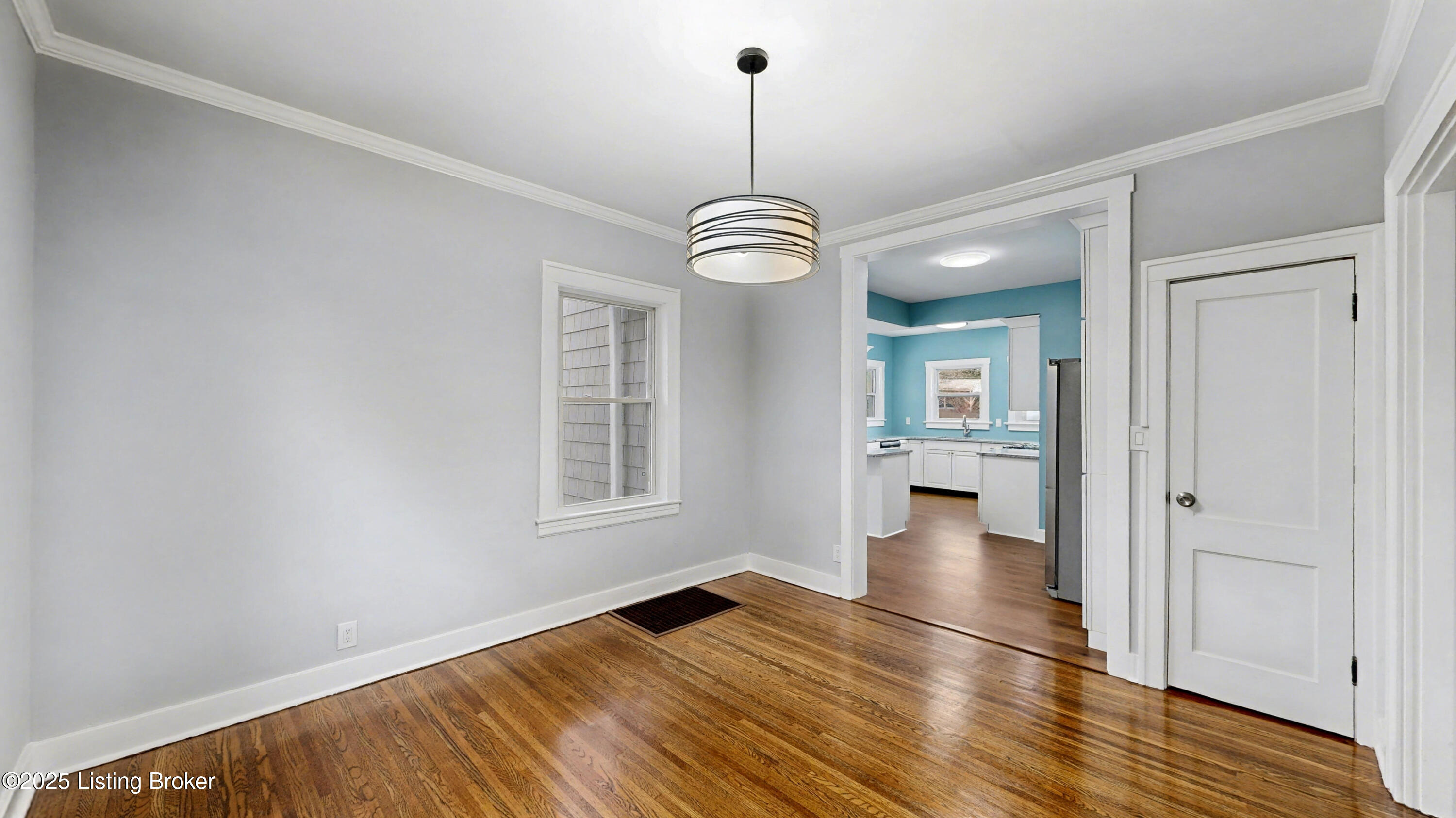 2221 Lowell Ave