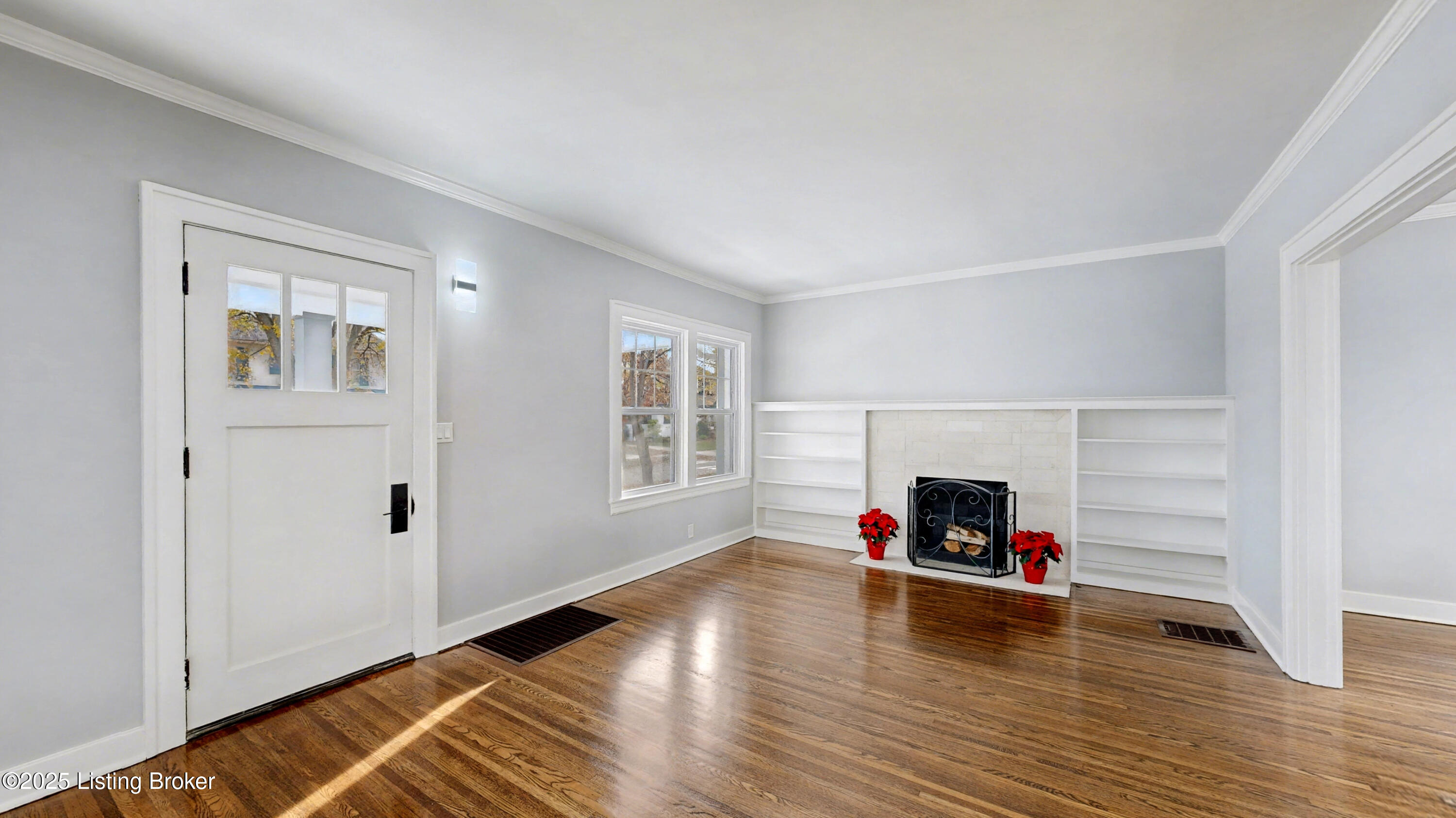 2221 Lowell Ave