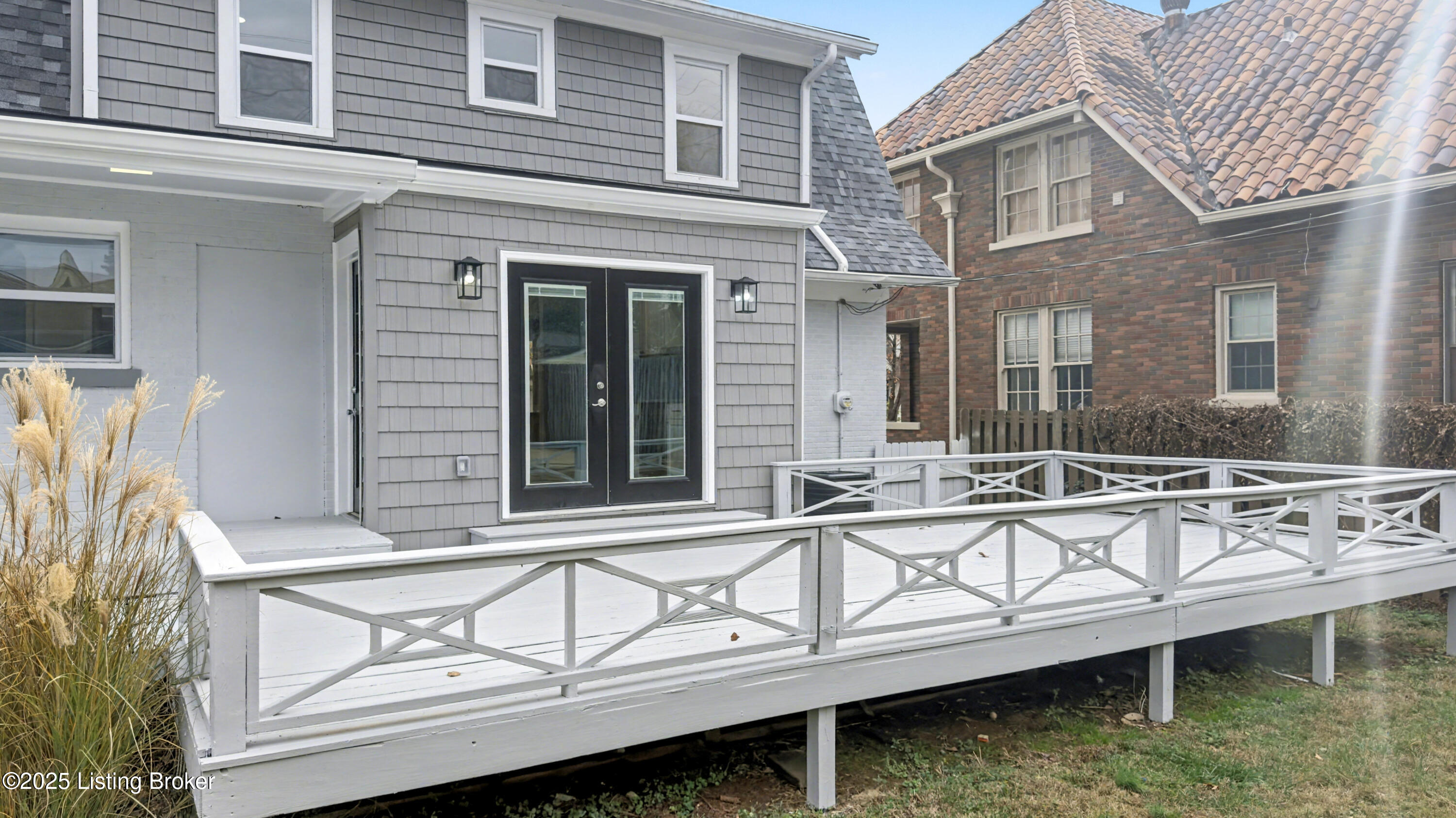 2221 Lowell Ave