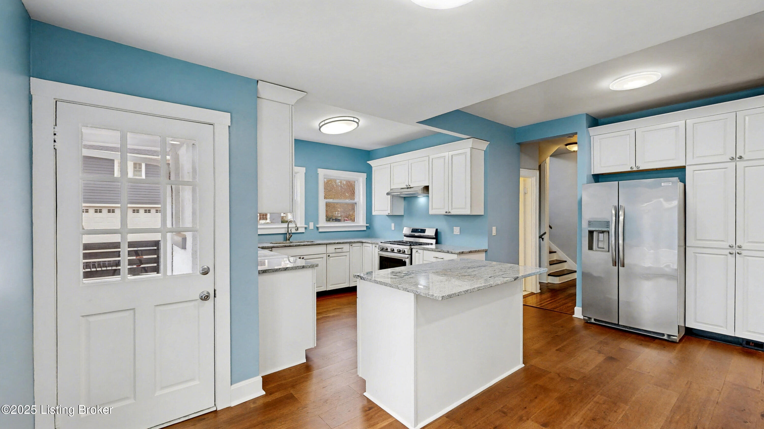 2221 Lowell Ave