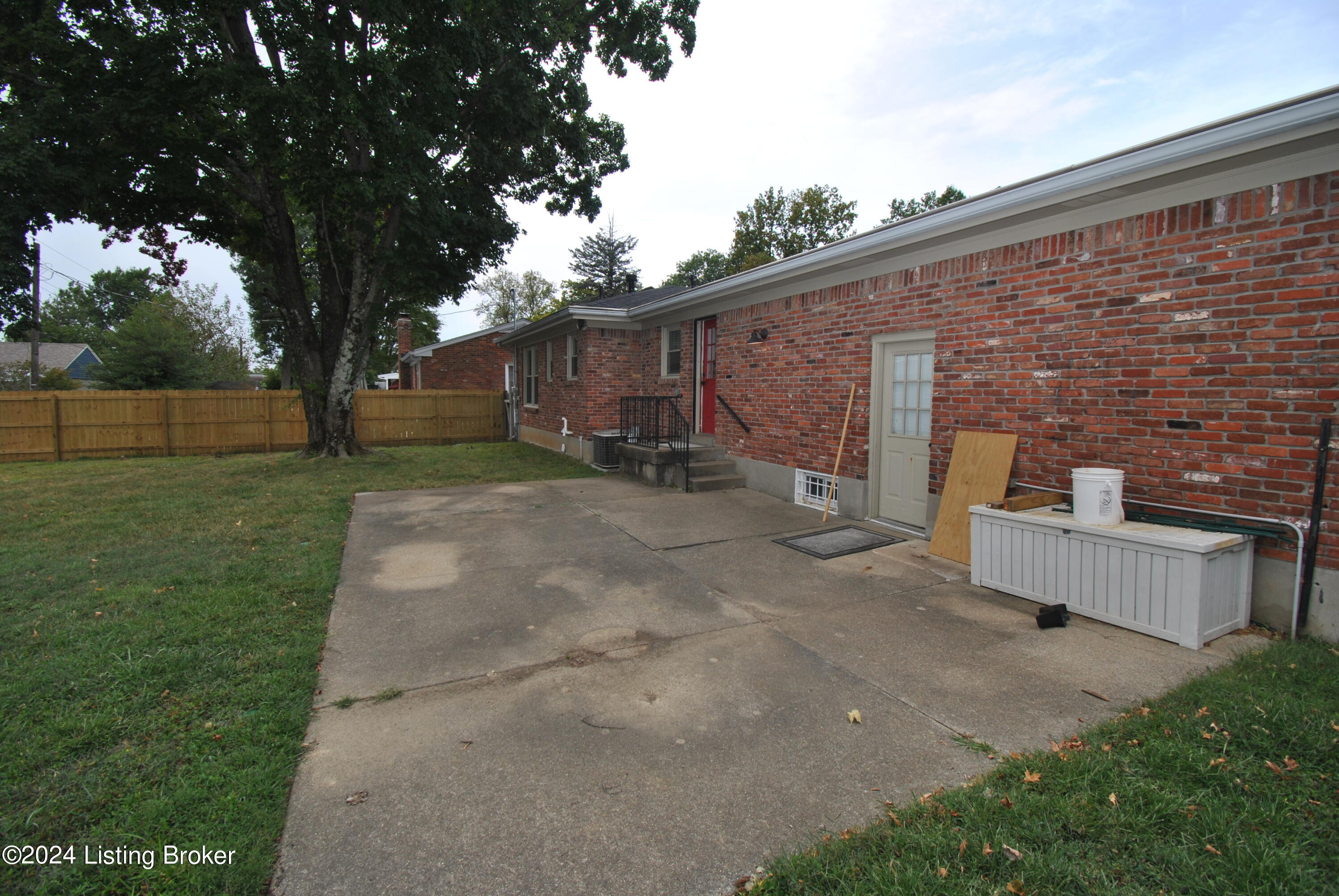 1910 Janlyn Rd